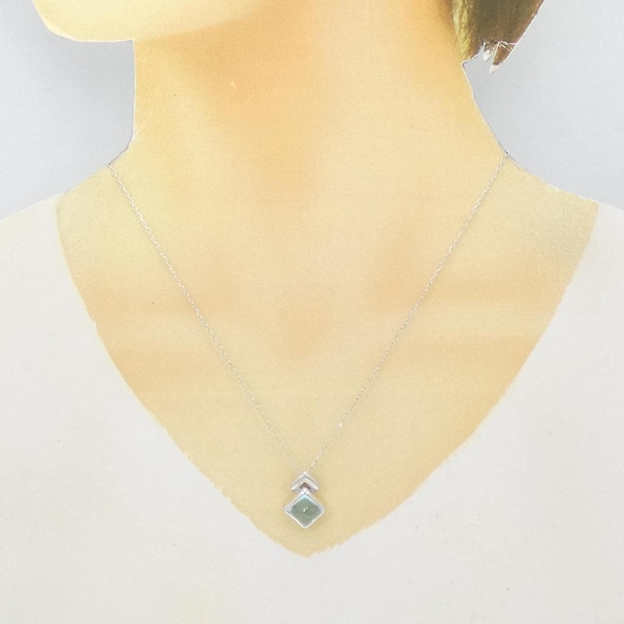 K14WG/K18WG Blue Topaz Necklace