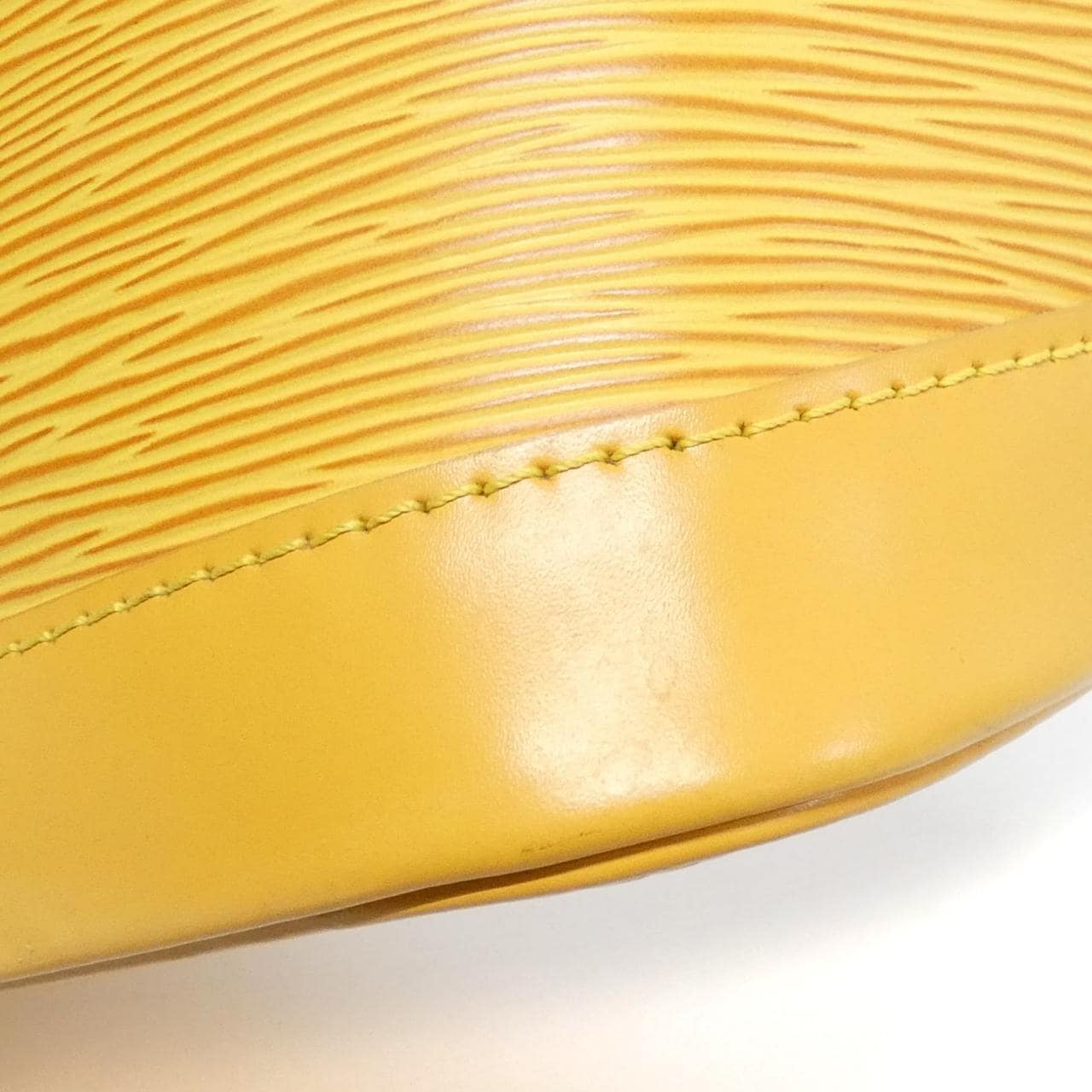 ルイヴィトン エピ アルマ PM M52149 バッグ