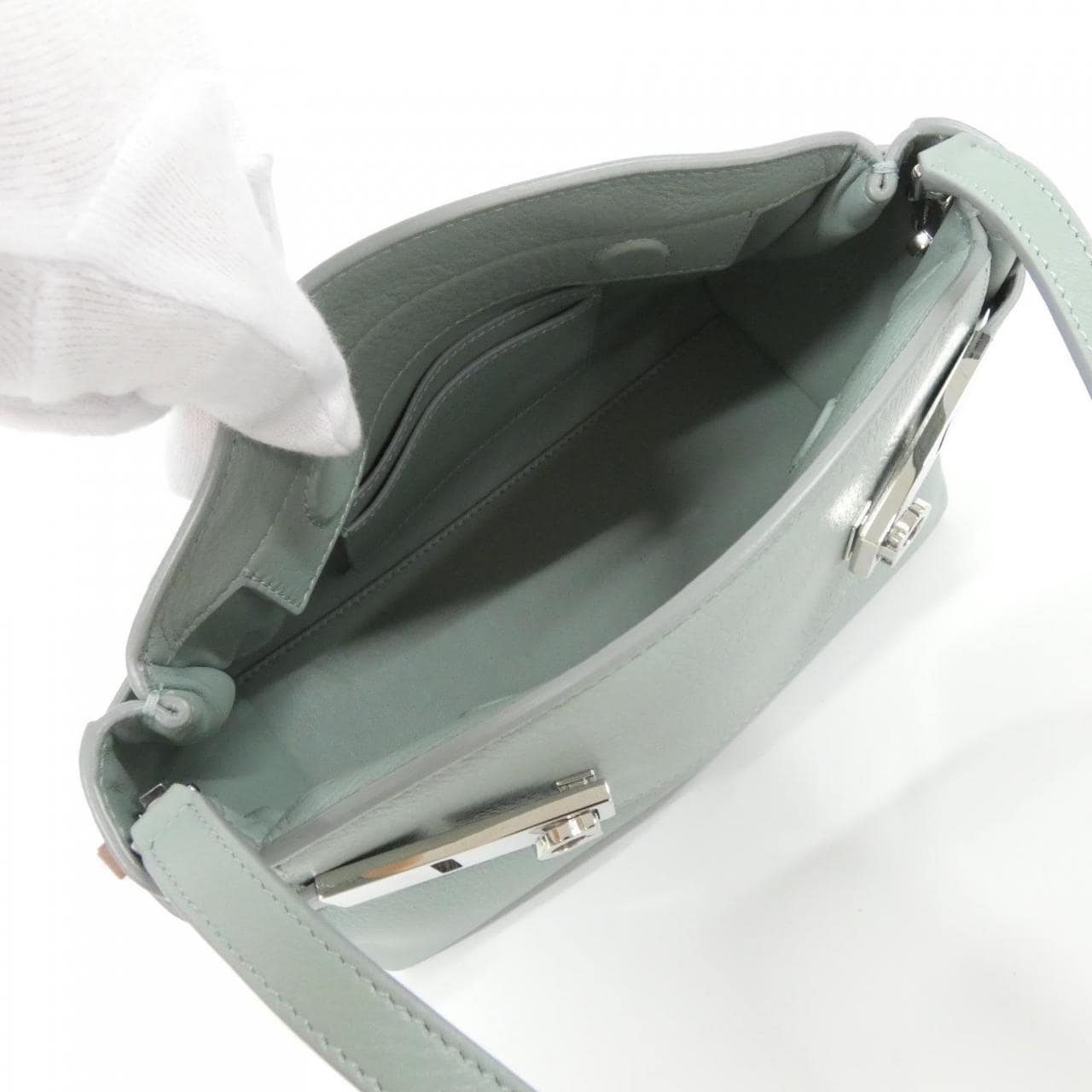 【新品】サルヴァトーレフェラガモ HUG 21 5974 ショルダーバッグ