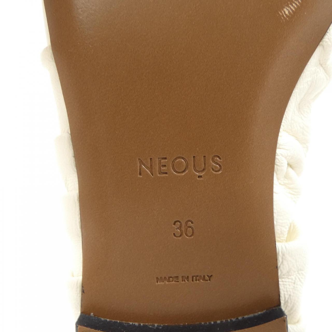 NEOUS鞋
