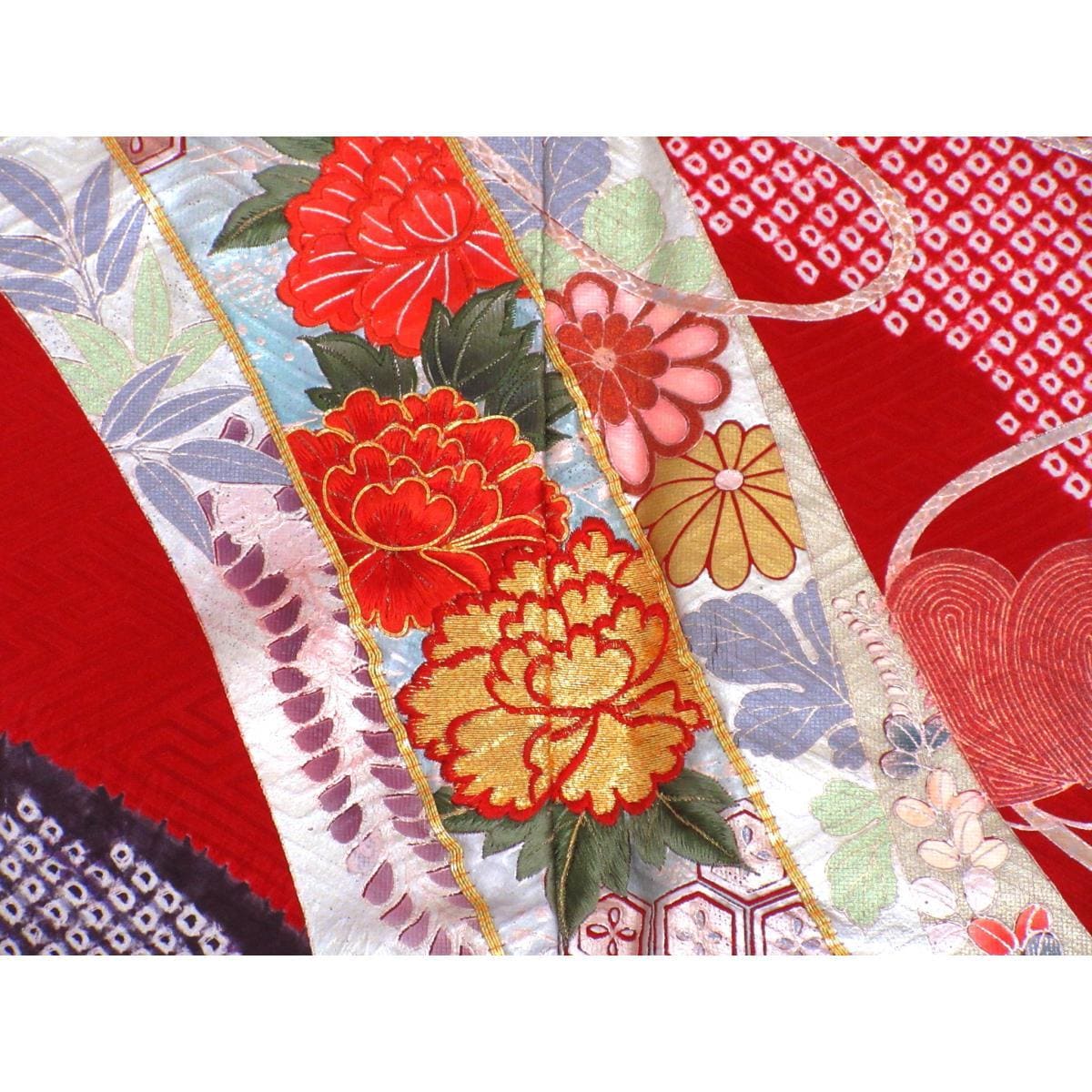 振袖　友禅金彩加工　刺繍入り絞り加工
