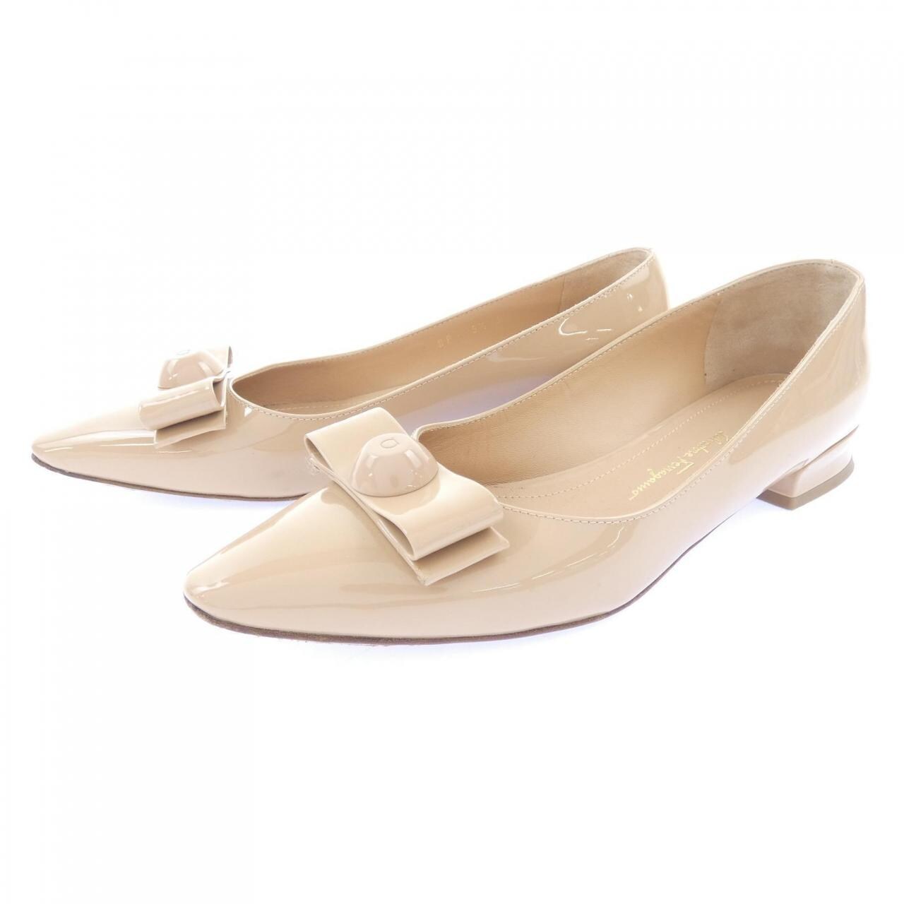 サルヴァトーレフェラガモ SALVATORE FERRAGAMO VARA BOWL パンプス