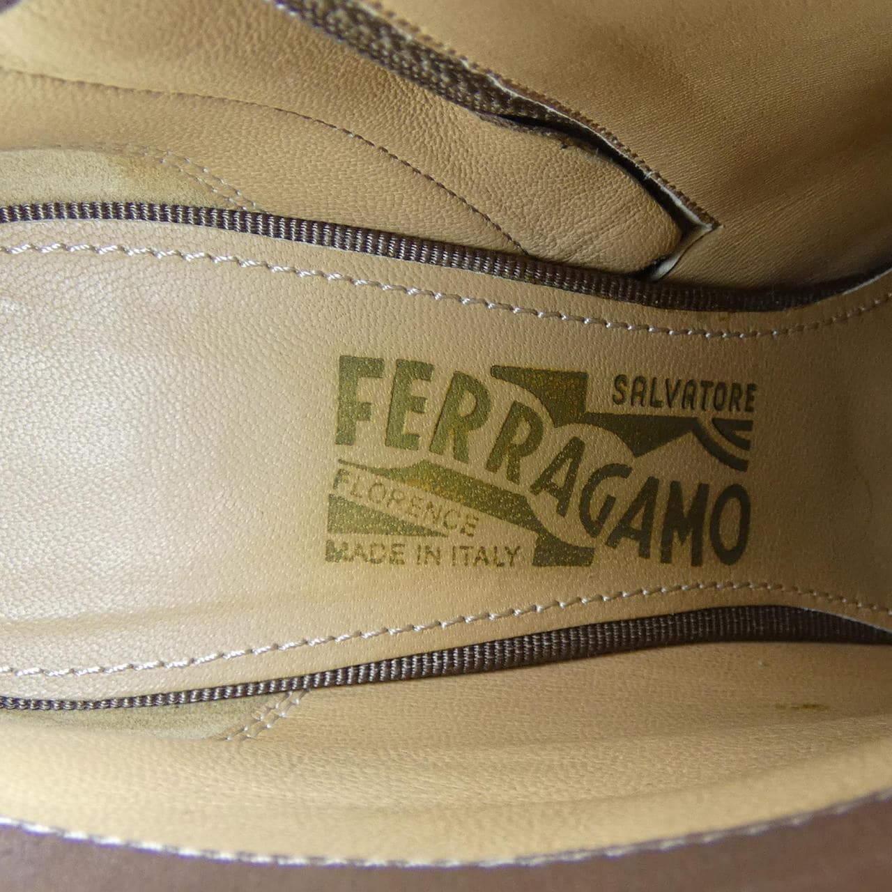 サルヴァトーレフェラガモ SALVATORE FERRAGAMO ブーツ