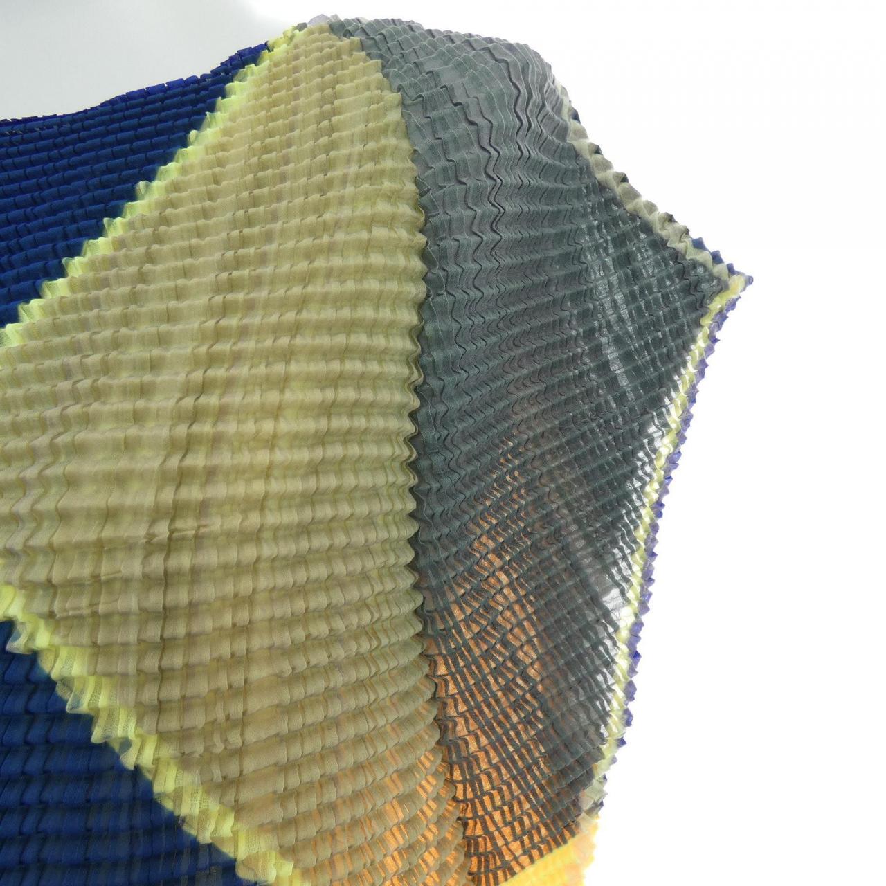 イッセイミヤケ ISSEY MIYAKE IM31FJ631 トップス