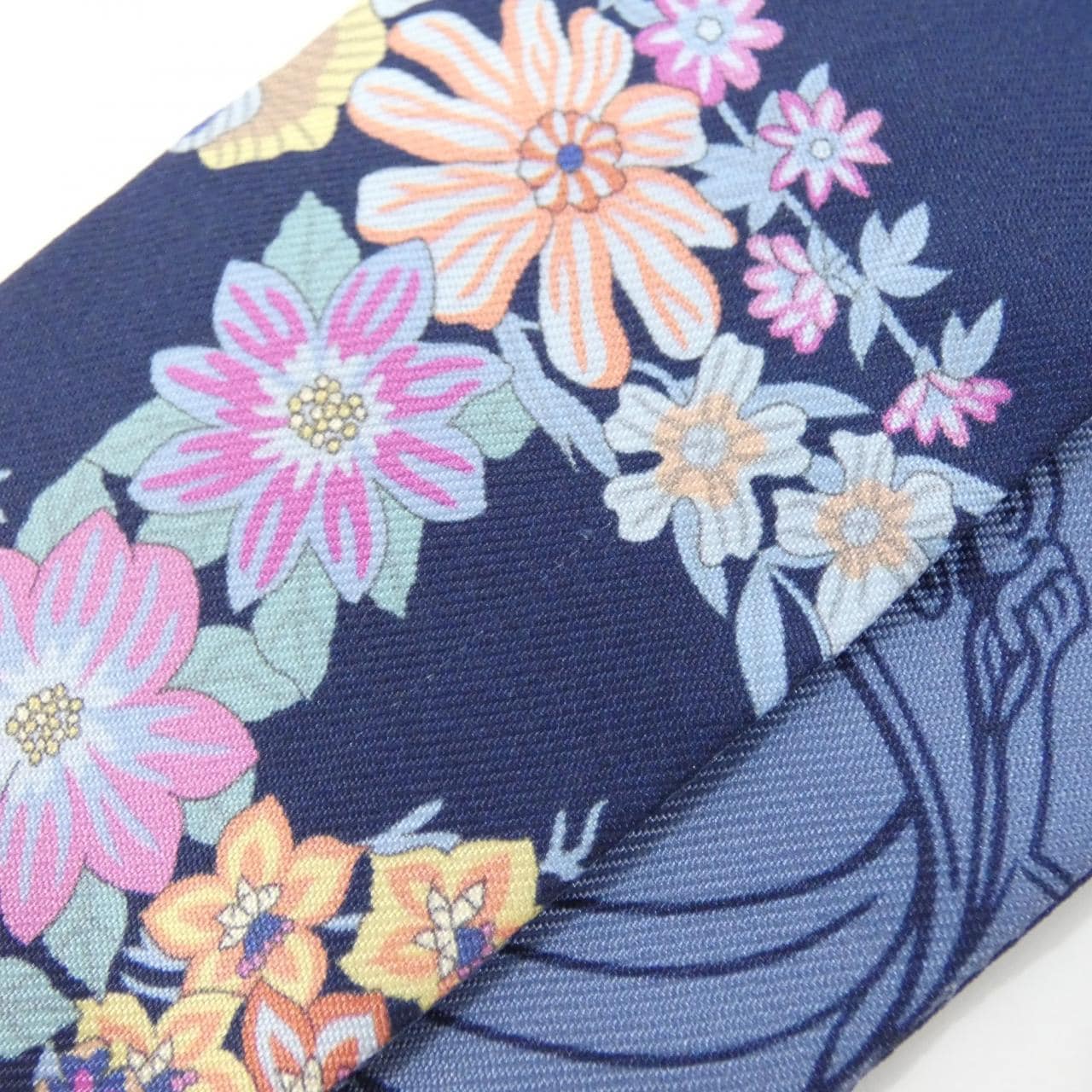 エルメス BRIDES DE GALA EN FLEURS ツイリー 064220S スカーフ