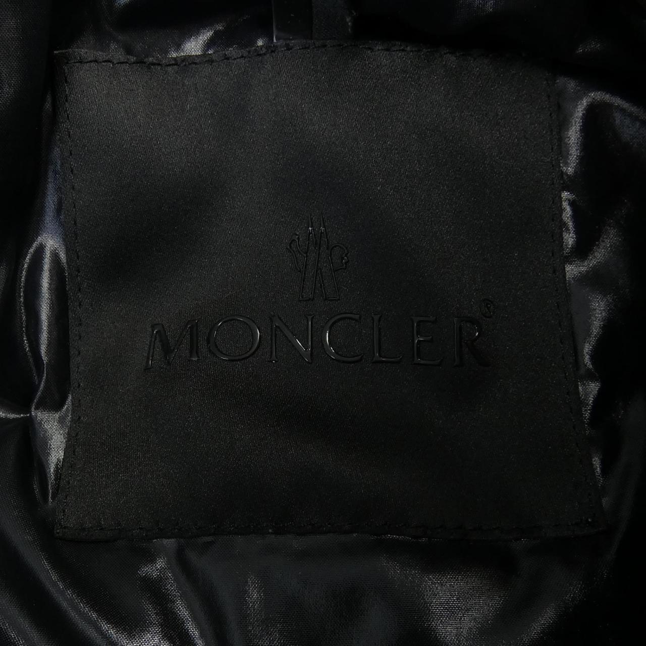 モンクレール MONCLER ダウンジャケット