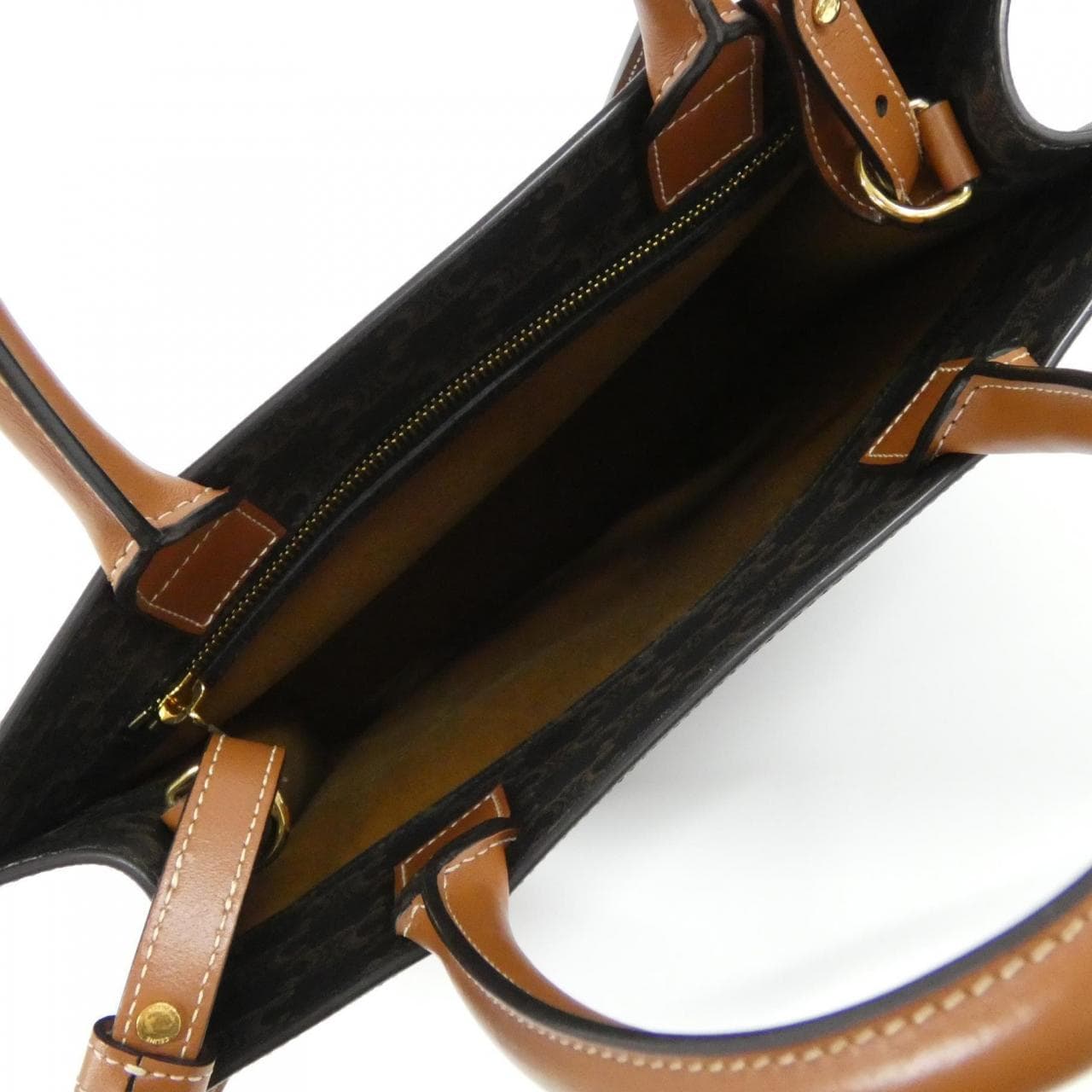 セリーヌ スモール バーティカル カバ 191542BZK バッグ