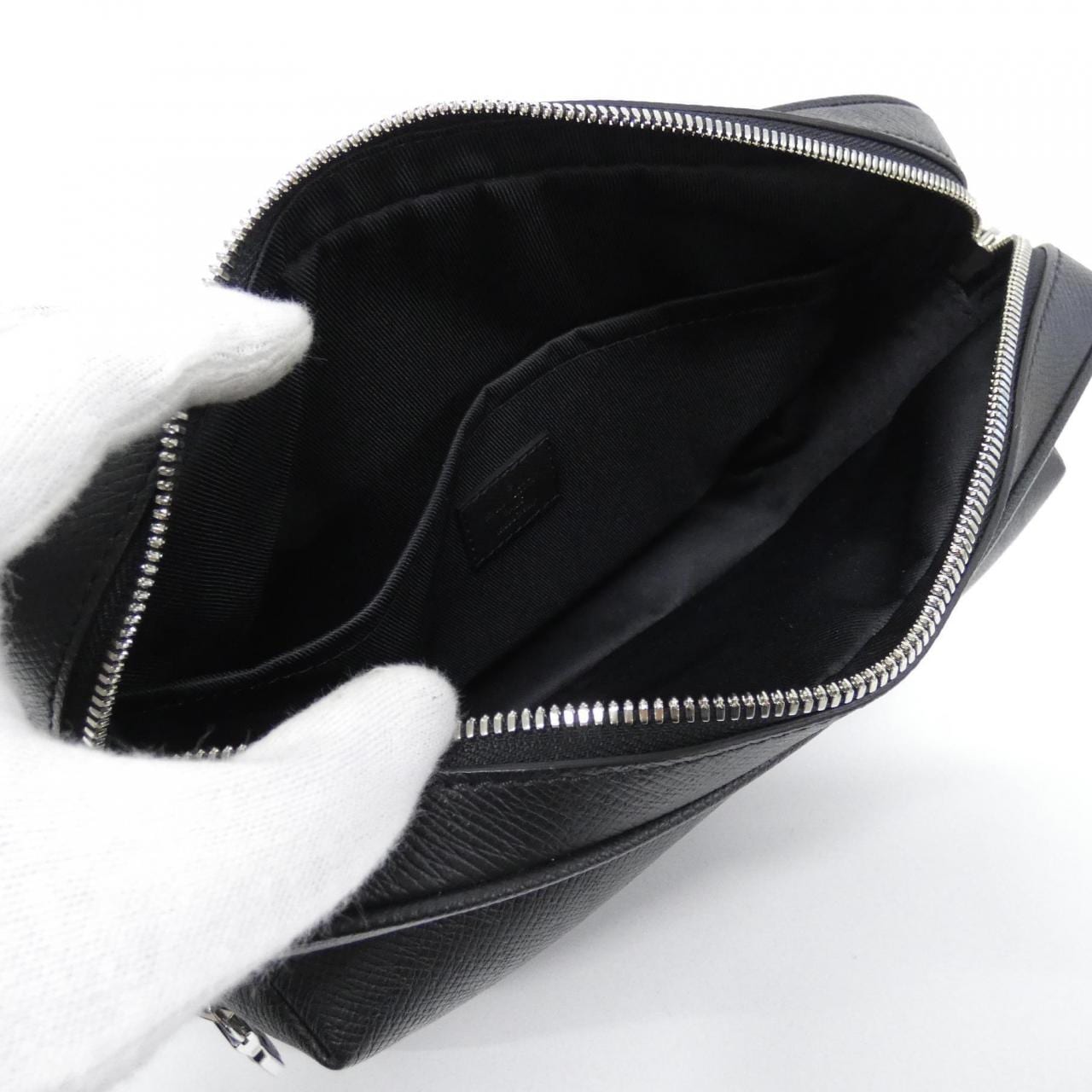 ルイヴィトン タイガ ラマ アウトドア メッセンジャー PM M30233 ショルダーバッグ