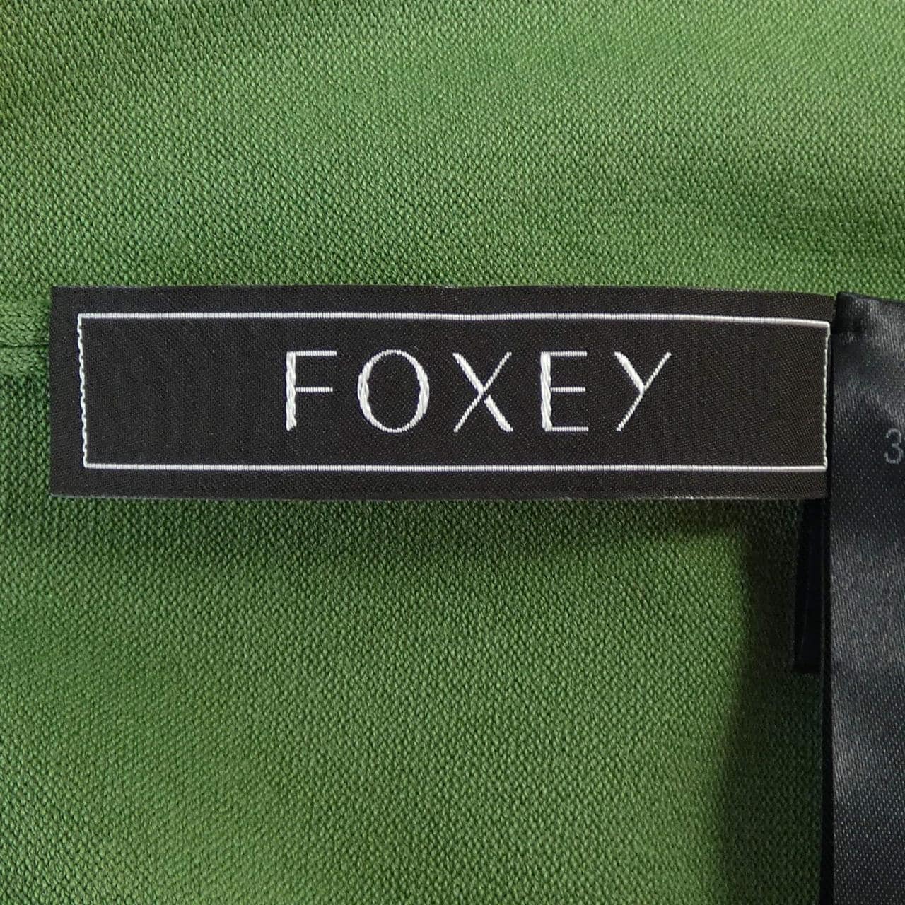 フォクシー FOXEY トップス