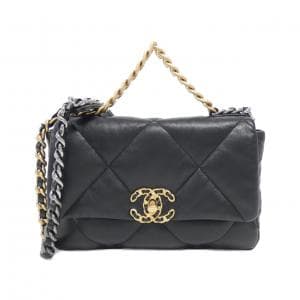 CHANEL shoulder bag