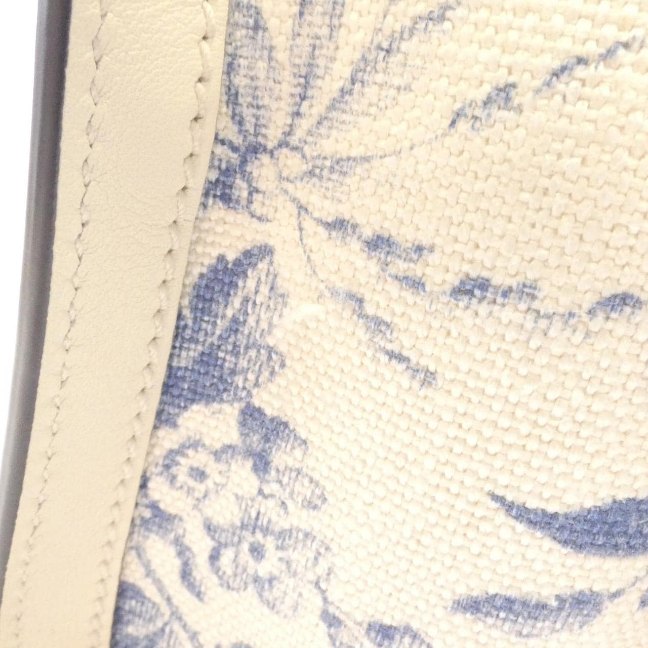 グッチ 443089 K2I1J バッグ