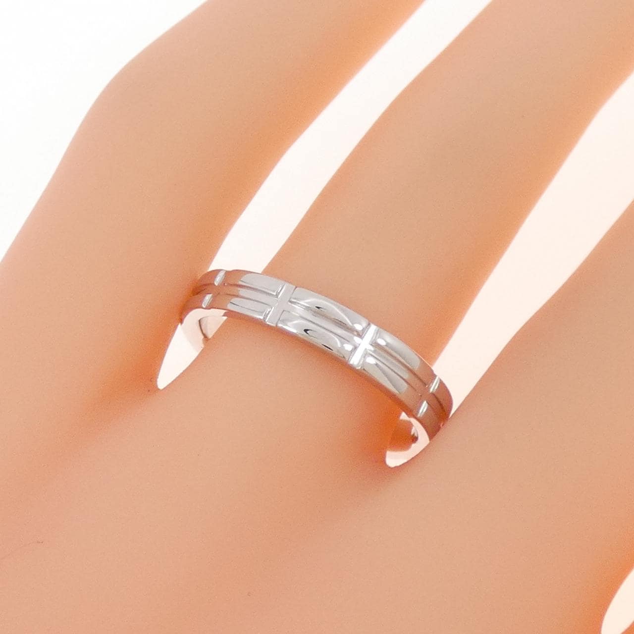 K14WG ring