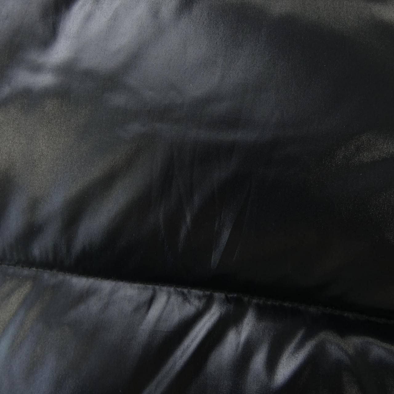モンクレール MONCLER ダウンジャケット