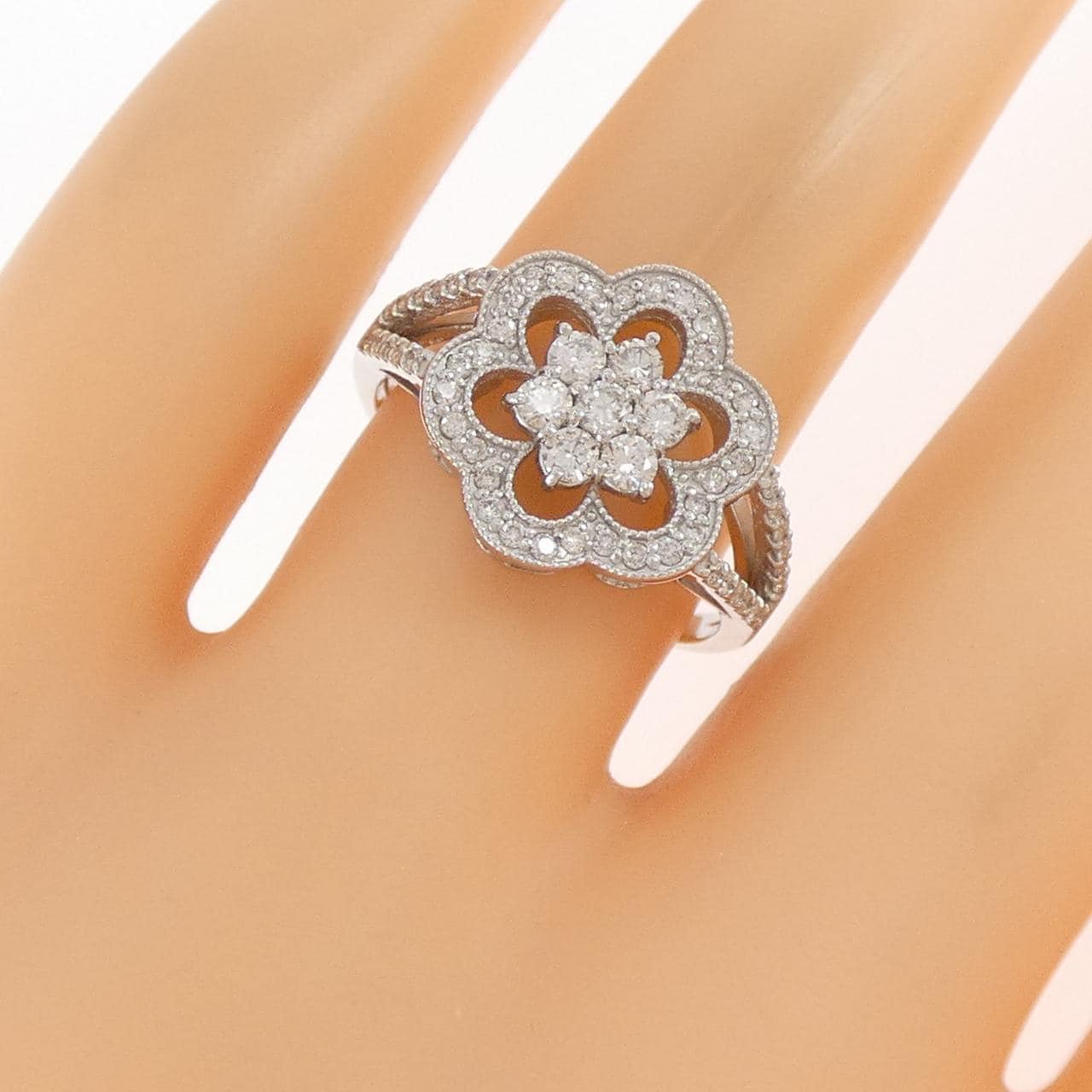 PT950 フラワー ダイヤモンド リング 0.50CT