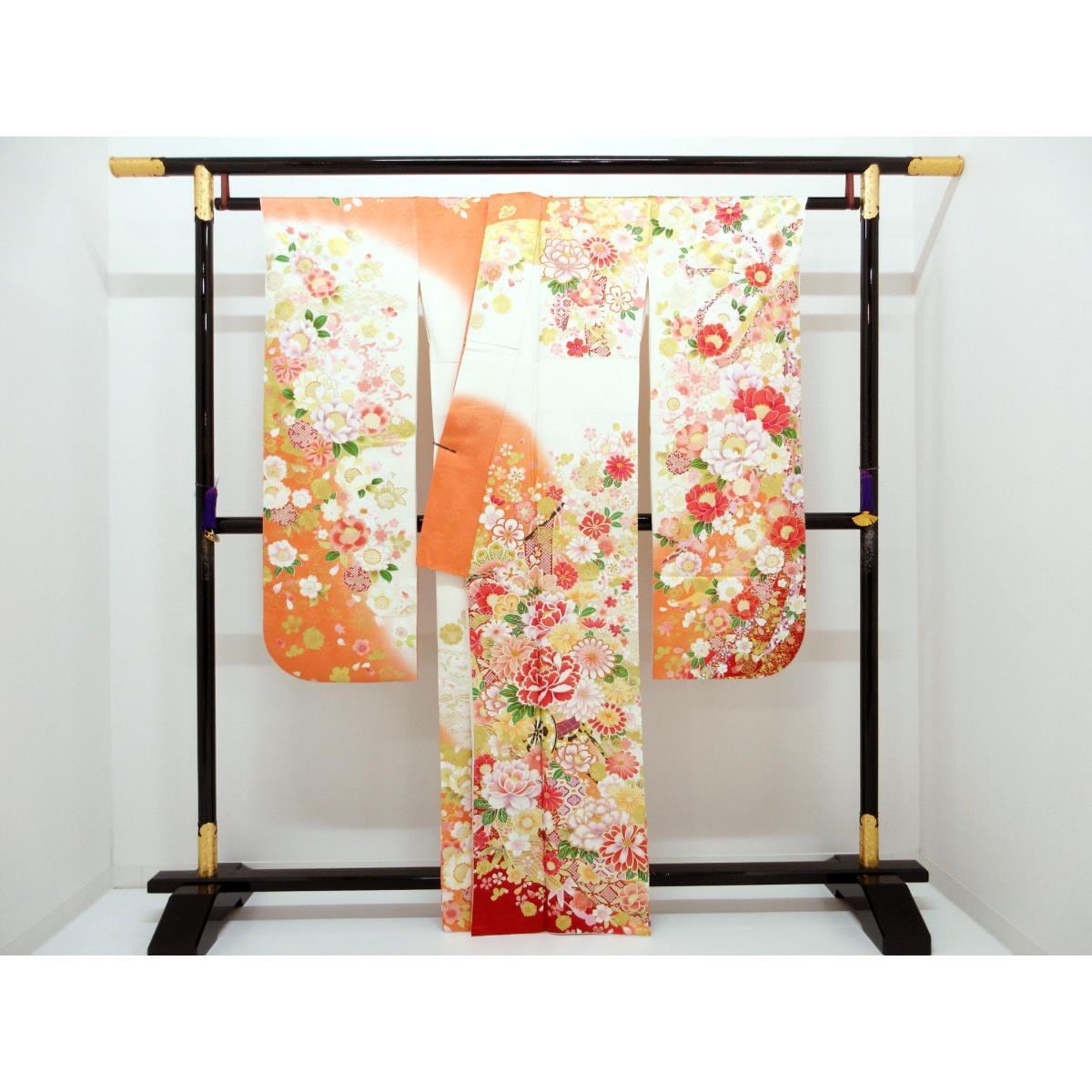 Furisode Yuzen gold color processing Bokashi dyeing with embroidery