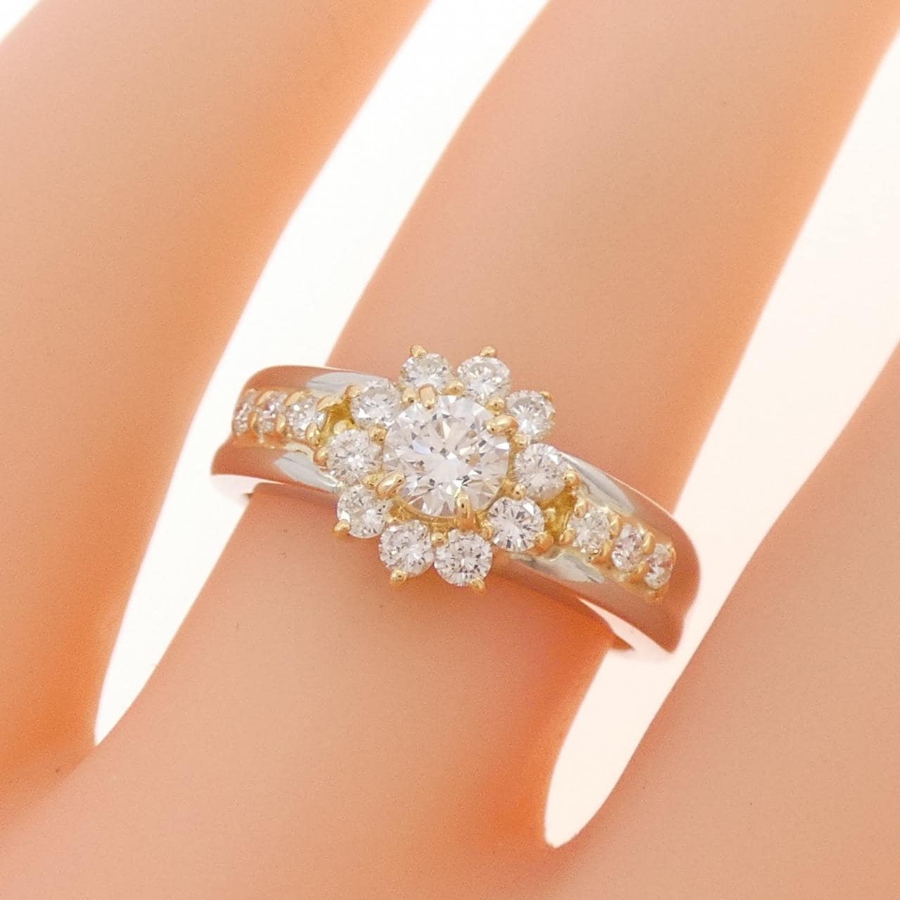 PT900/K18YG フラワー ダイヤモンド リング 0.24CT