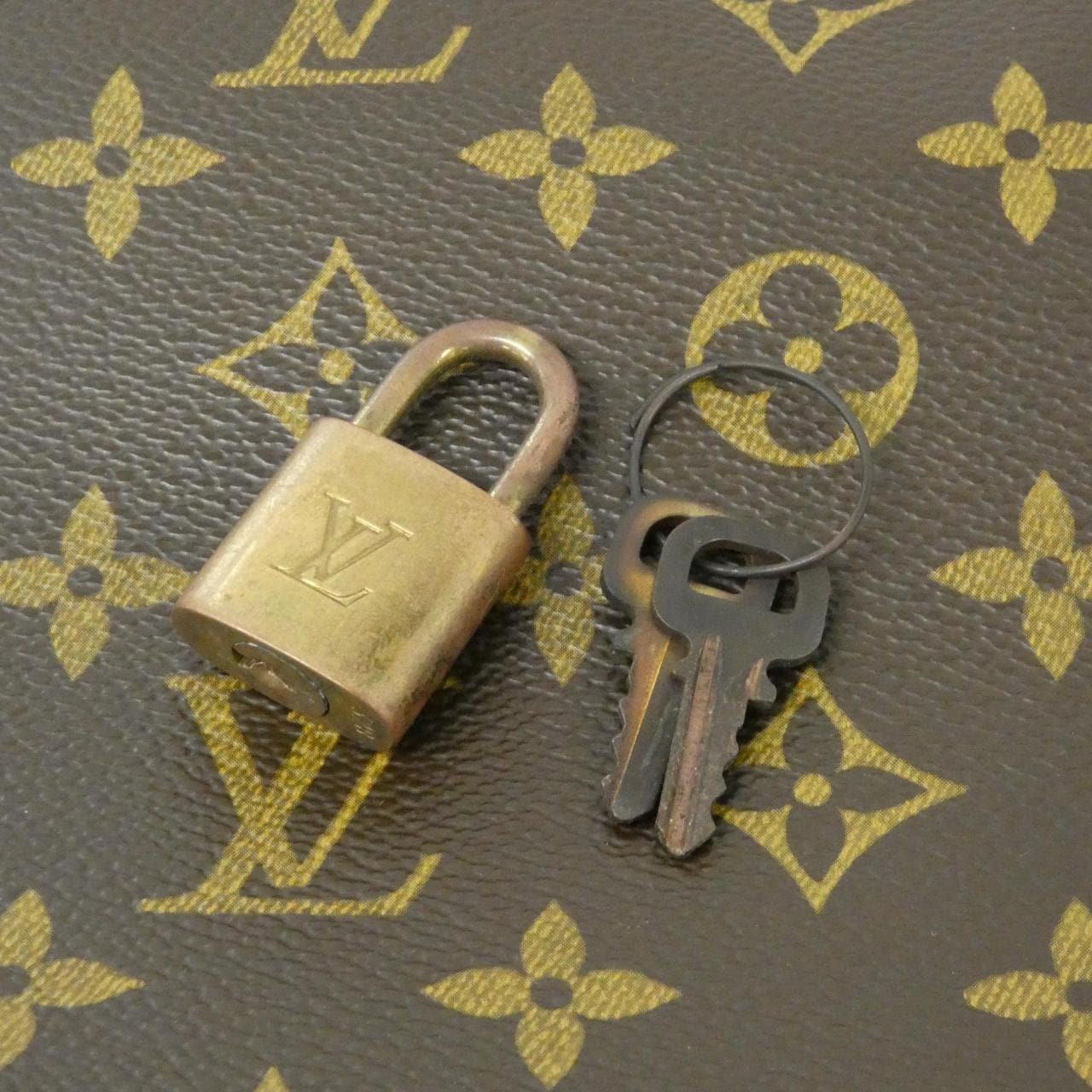 ルイヴィトン モノグラム アムファー スリー M47275 ショルダーバッグ