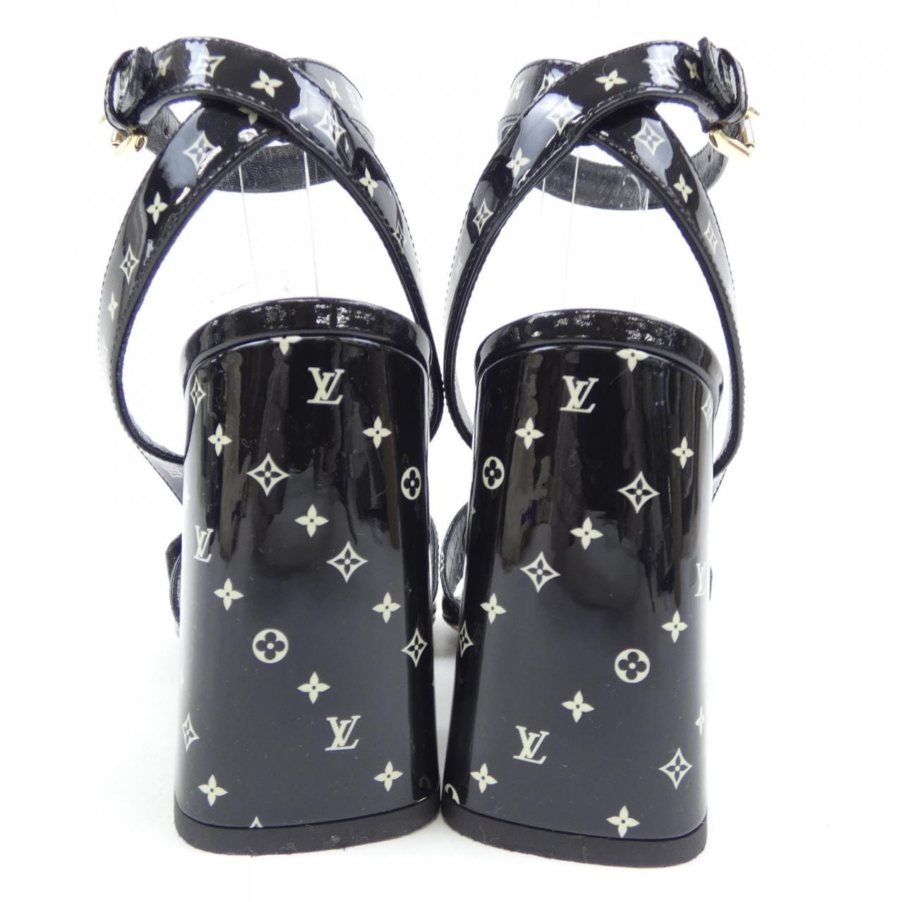 ルイヴィトン LOUIS VUITTON シェイクライン サンダル