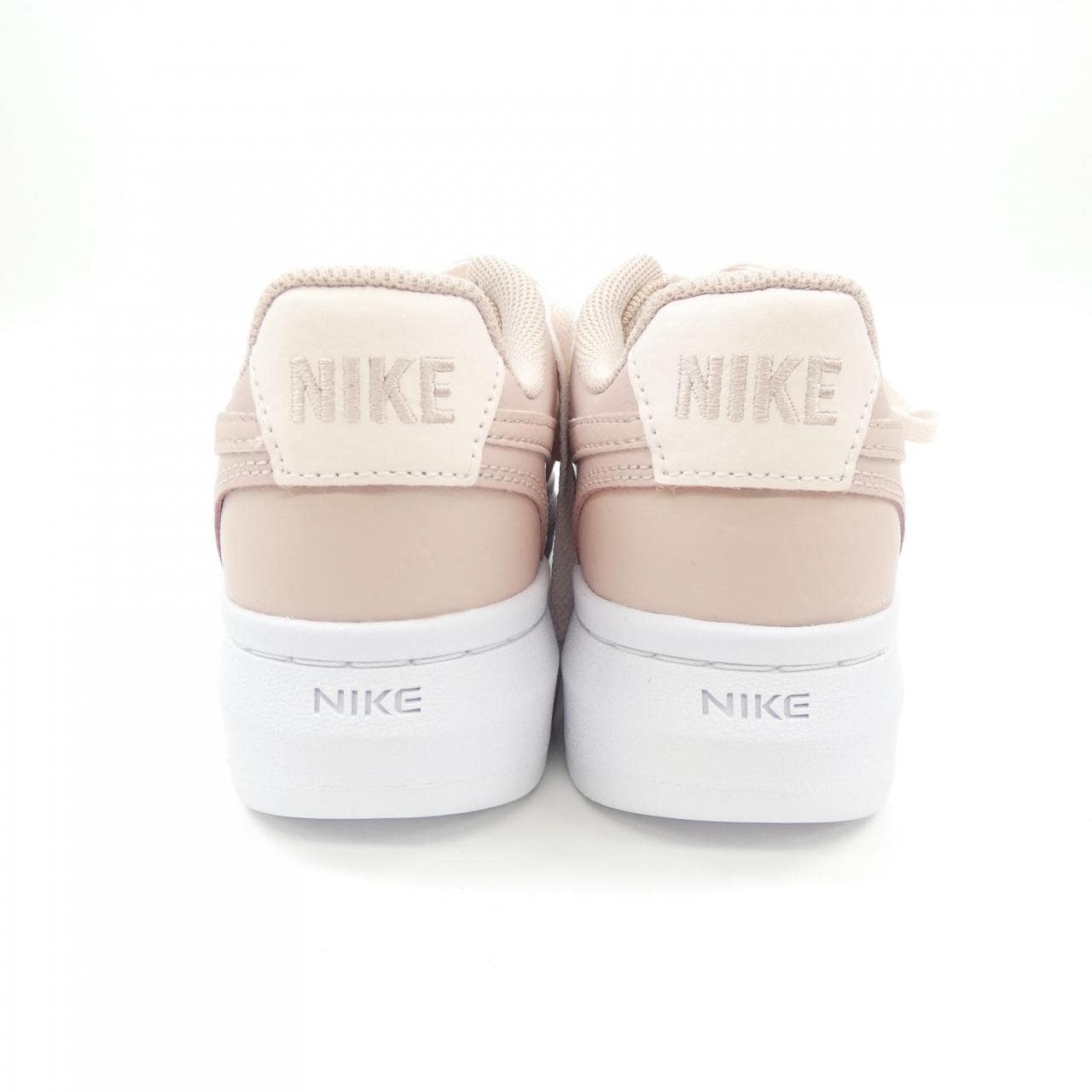 ナイキ NIKE スニーカー