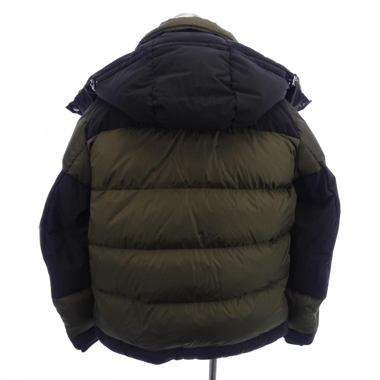 モンクレール MONCLER ダウンジャケット