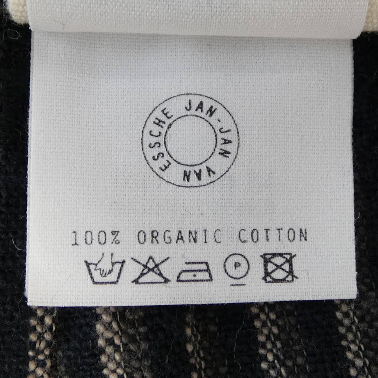 ヤンヤンヴァンエシュ JAN-JAN VANESSCHE トップス