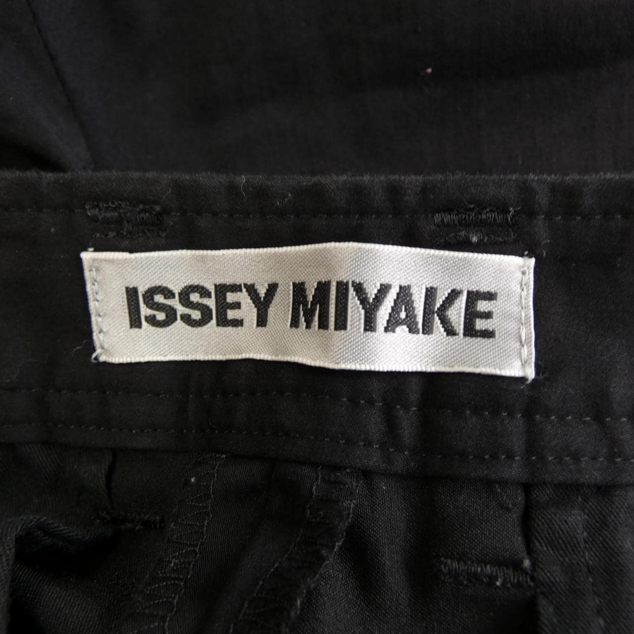 イッセイミヤケ ISSEY MIYAKE IM73FF547 パンツ