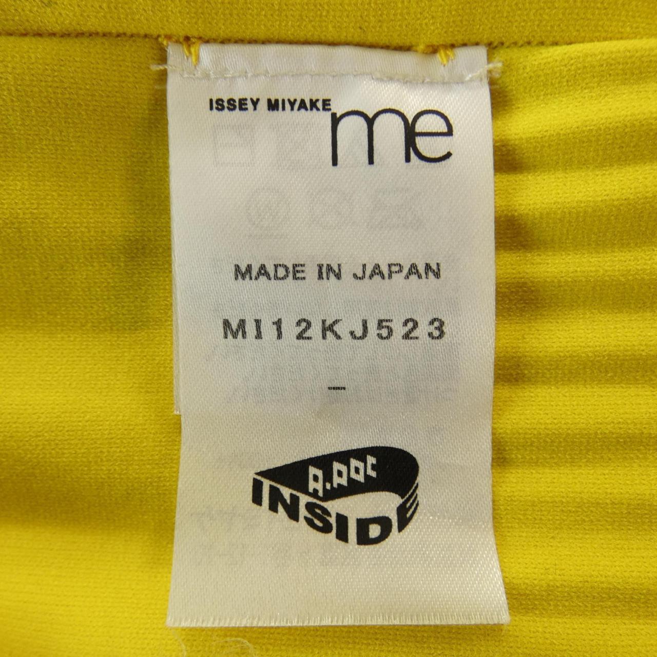 ミーイッセイミヤケ me ISSEY MIYAKE トップス