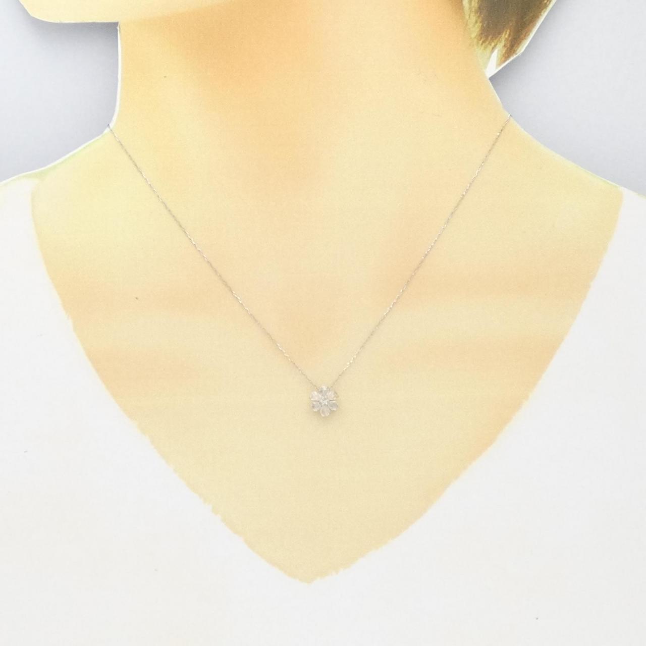 [BRAND NEW] PT Flower Diamond Necklace 0.33CT