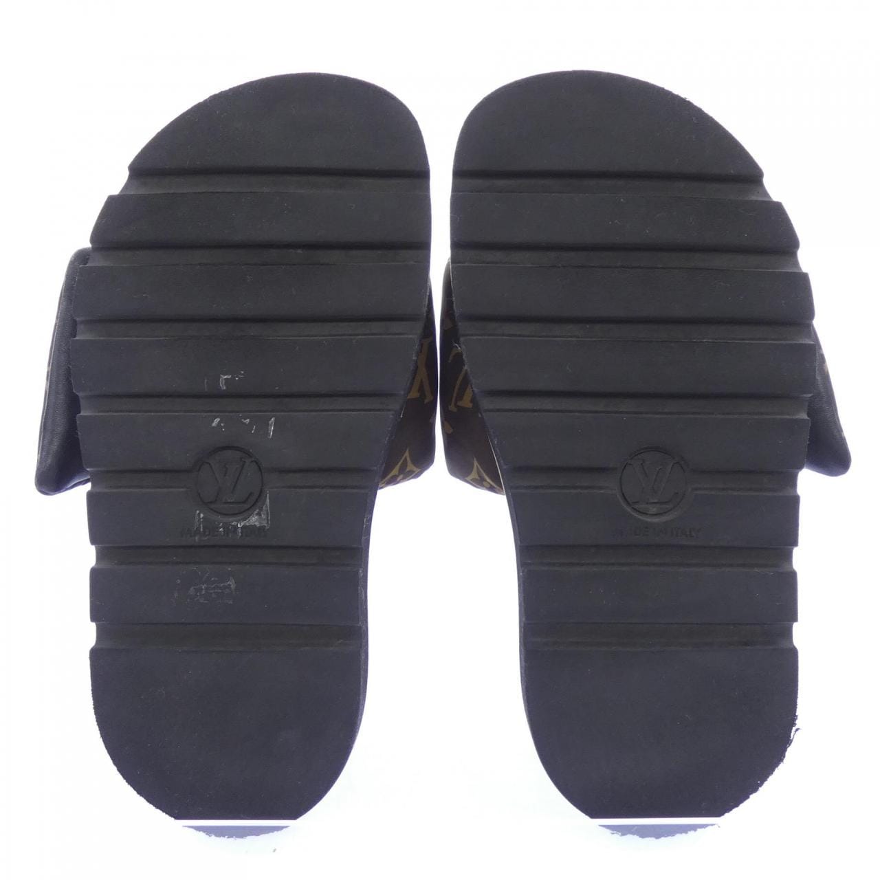 ルイヴィトン LOUIS VUITTON FLAT COMFORT MULE プールピローライン サンダル