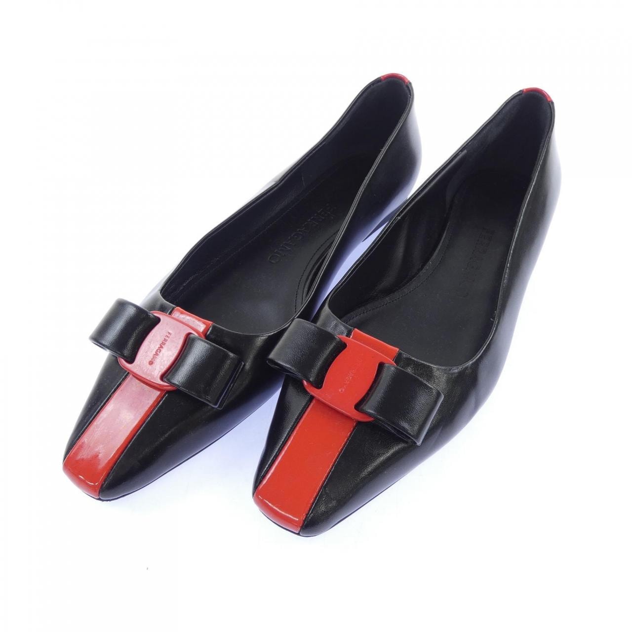 フェラガモ FERRAGAMO フラットシューズ
