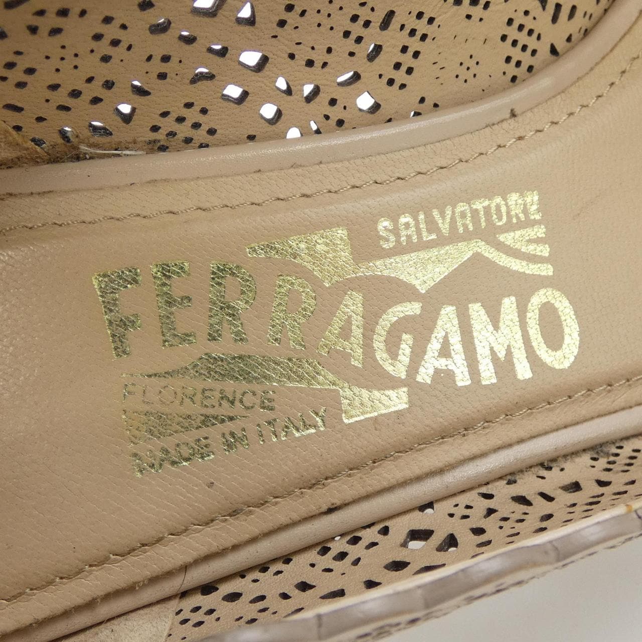 サルヴァトーレフェラガモ SALVATORE FERRAGAMO パンプス