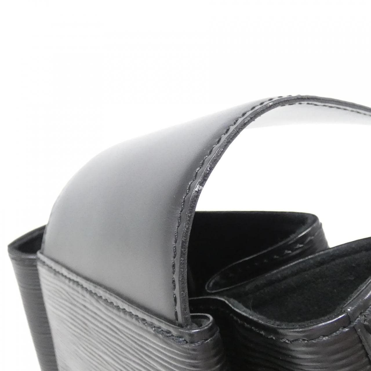 ルイヴィトン エピ サック アド M80153 ショルダーバッグ