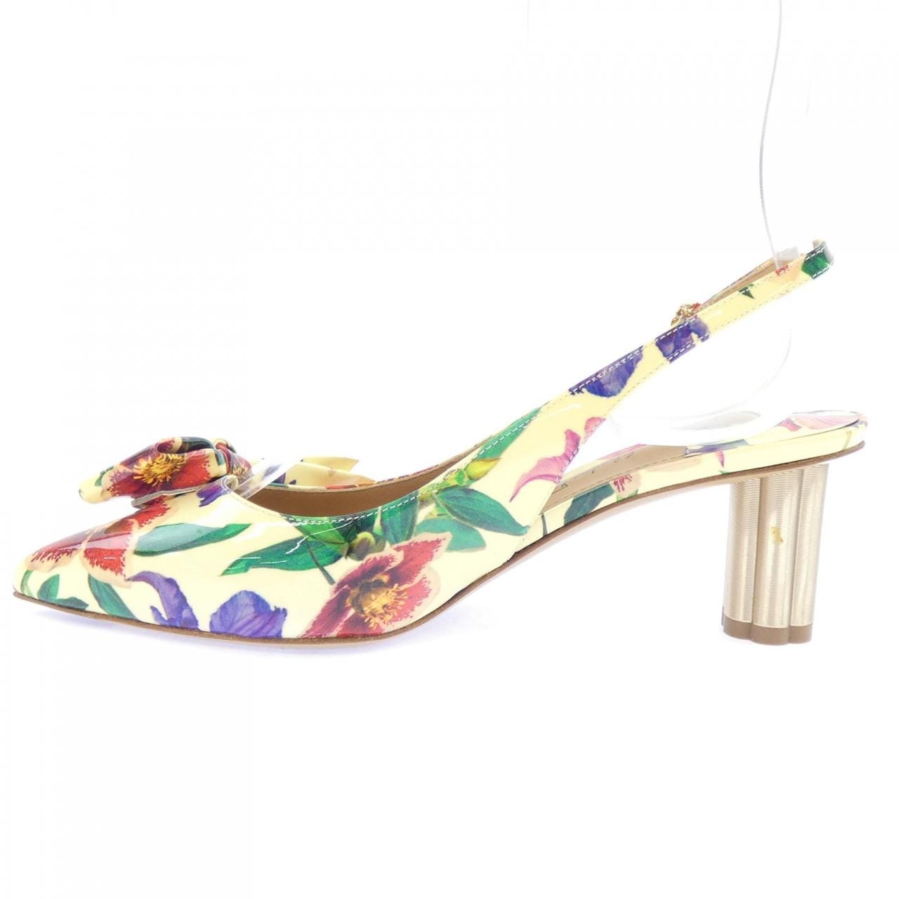 サルヴァトーレフェラガモ SALVATORE FERRAGAMO YR 11738 5 D パンプス