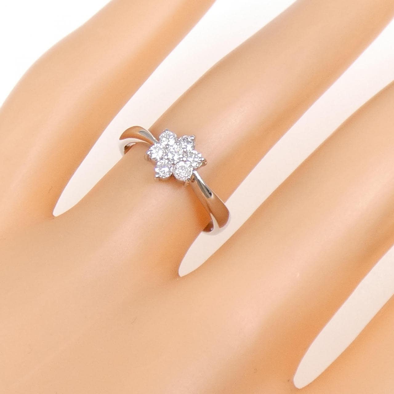 PT900 フラワー ダイヤモンド リング 0.30CT