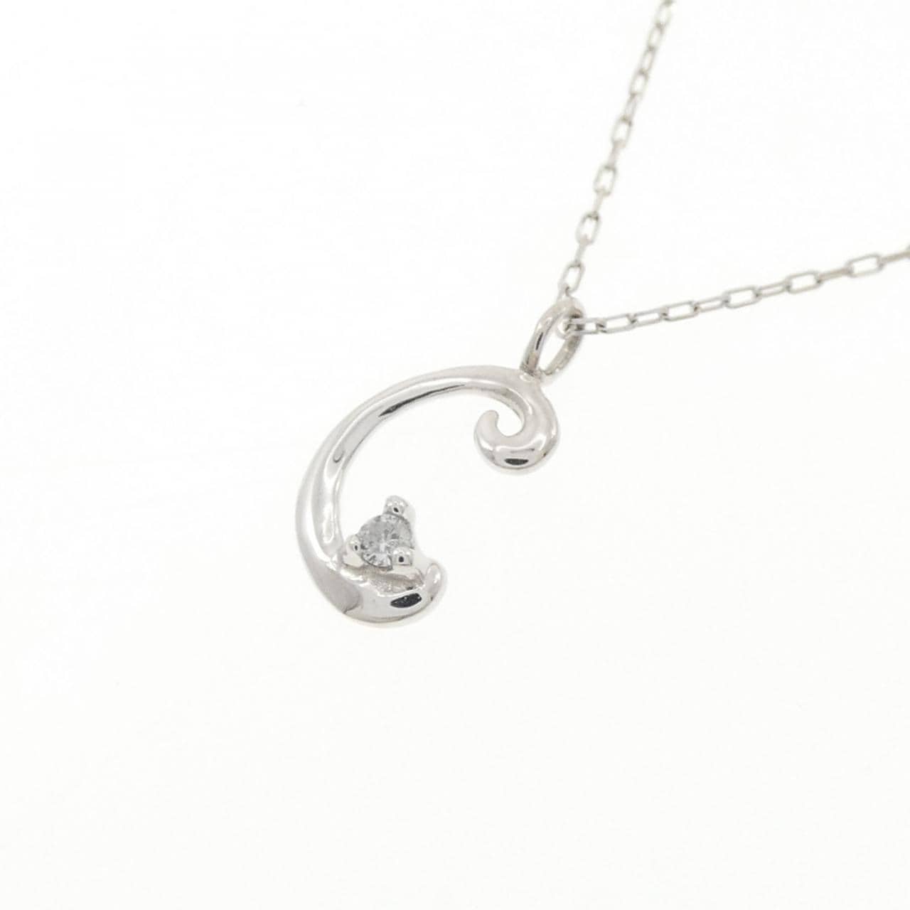 K10WG イニシャルC ダイヤモンド ネックレス 0.01CT