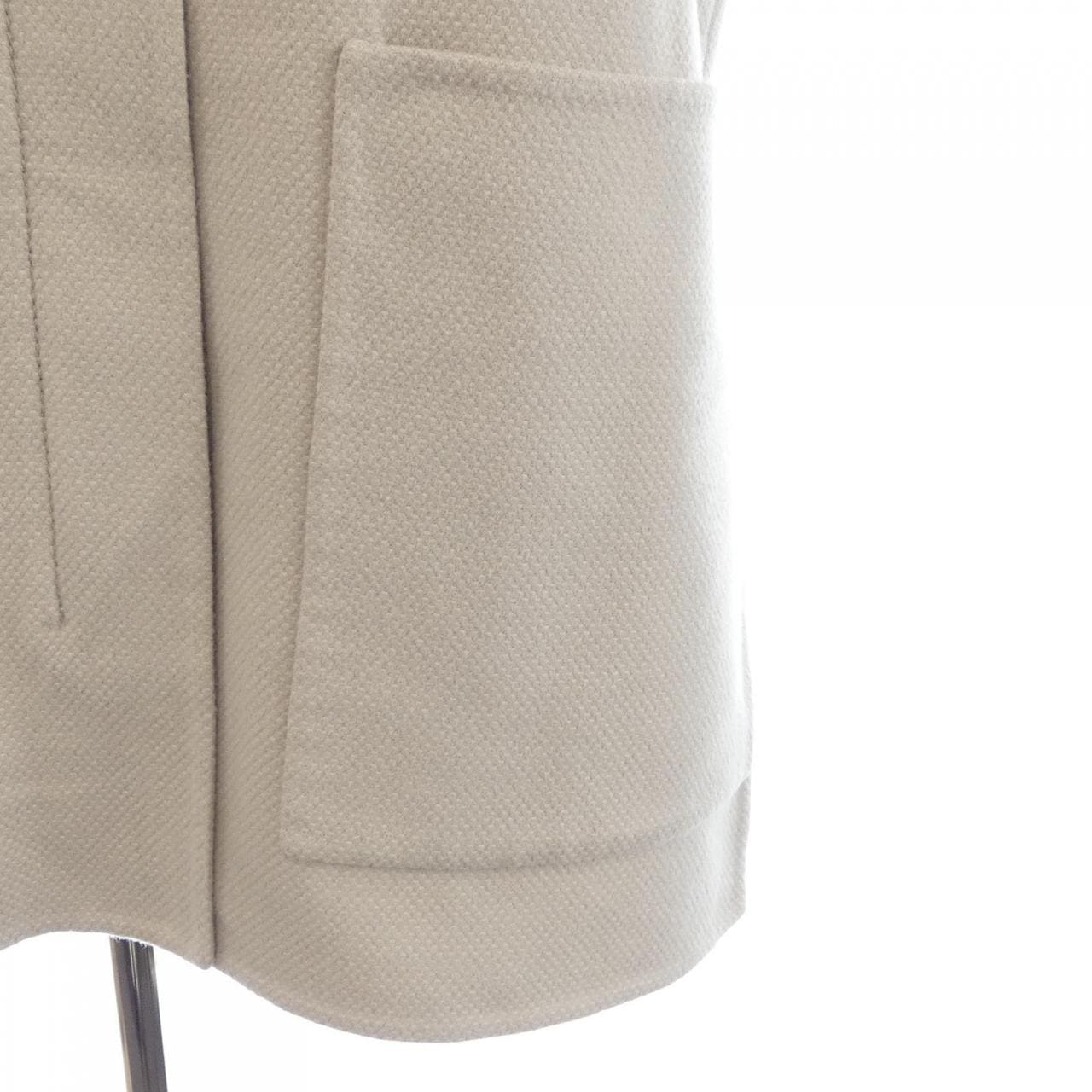 エルメス HERMES アイレットスクラプ 2E0129DB コート