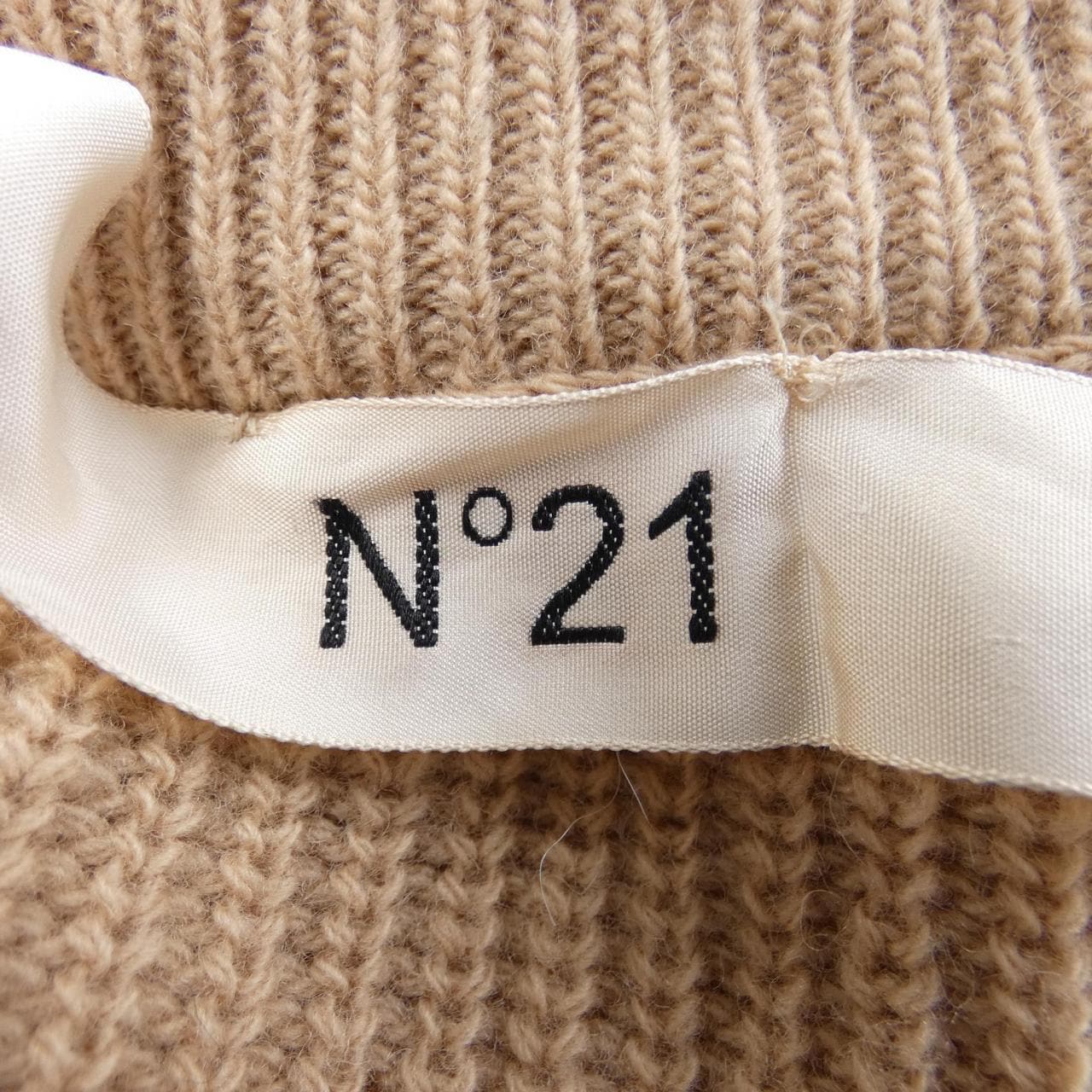 ヌメロヴェントゥーノ N°21 15A-A017-7077 ニット