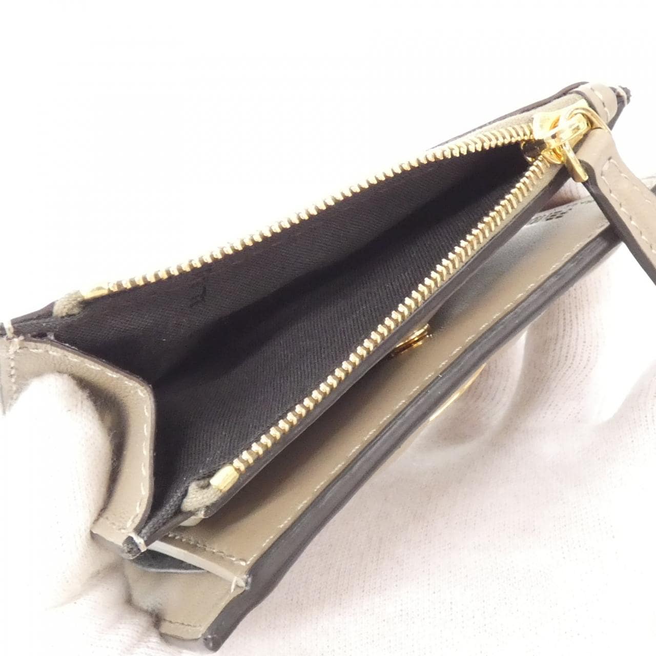 【新品】フェンディ スリム バゲット 8M0506 AAJD 財布