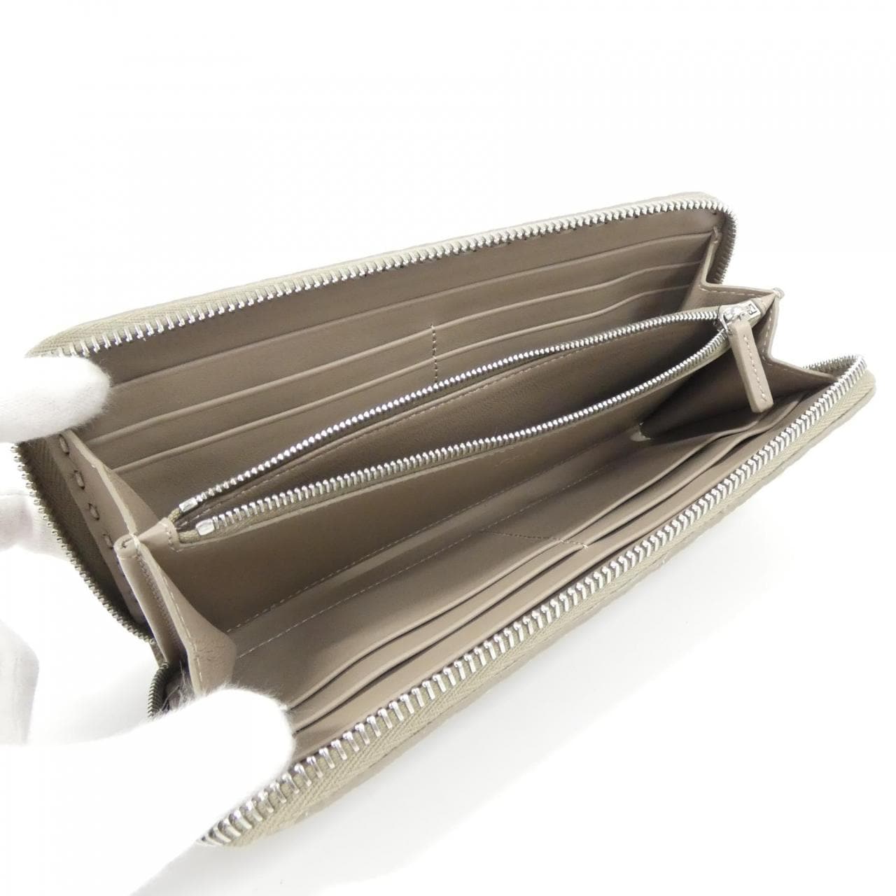 【新品】フェンディ SELLERIA ピーカブー 8M0517 ARC1 財布