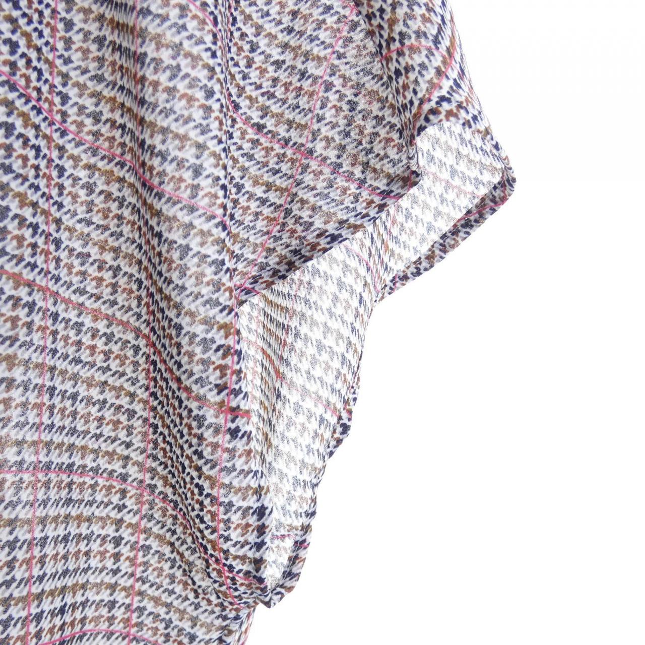 アクアスキュータム Aquascutum トップス