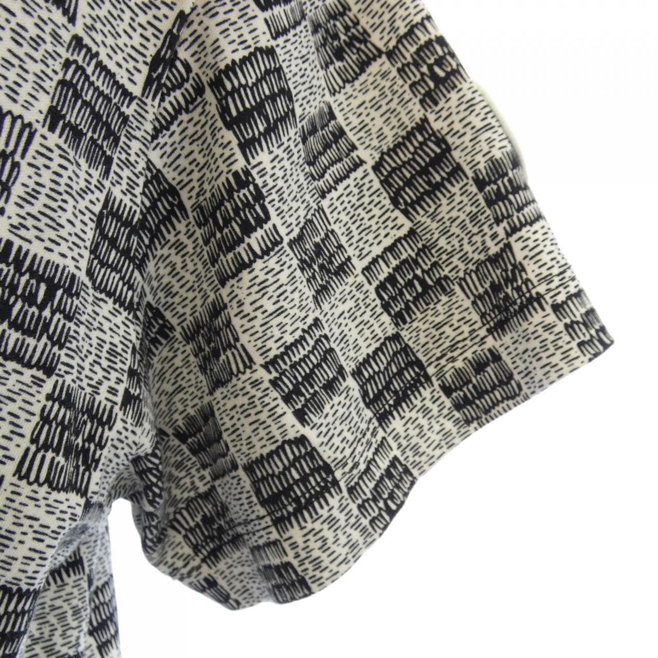 ルイヴィトン LOUIS VUITTON FNTS43O95 Tシャツ