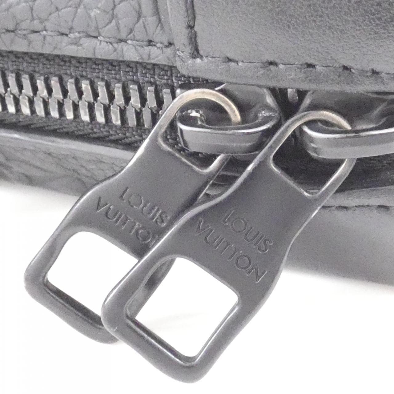 ルイヴィトン トリヨン モノグラム ソフトトランク ウォレット M80224 ショルダーバッグ