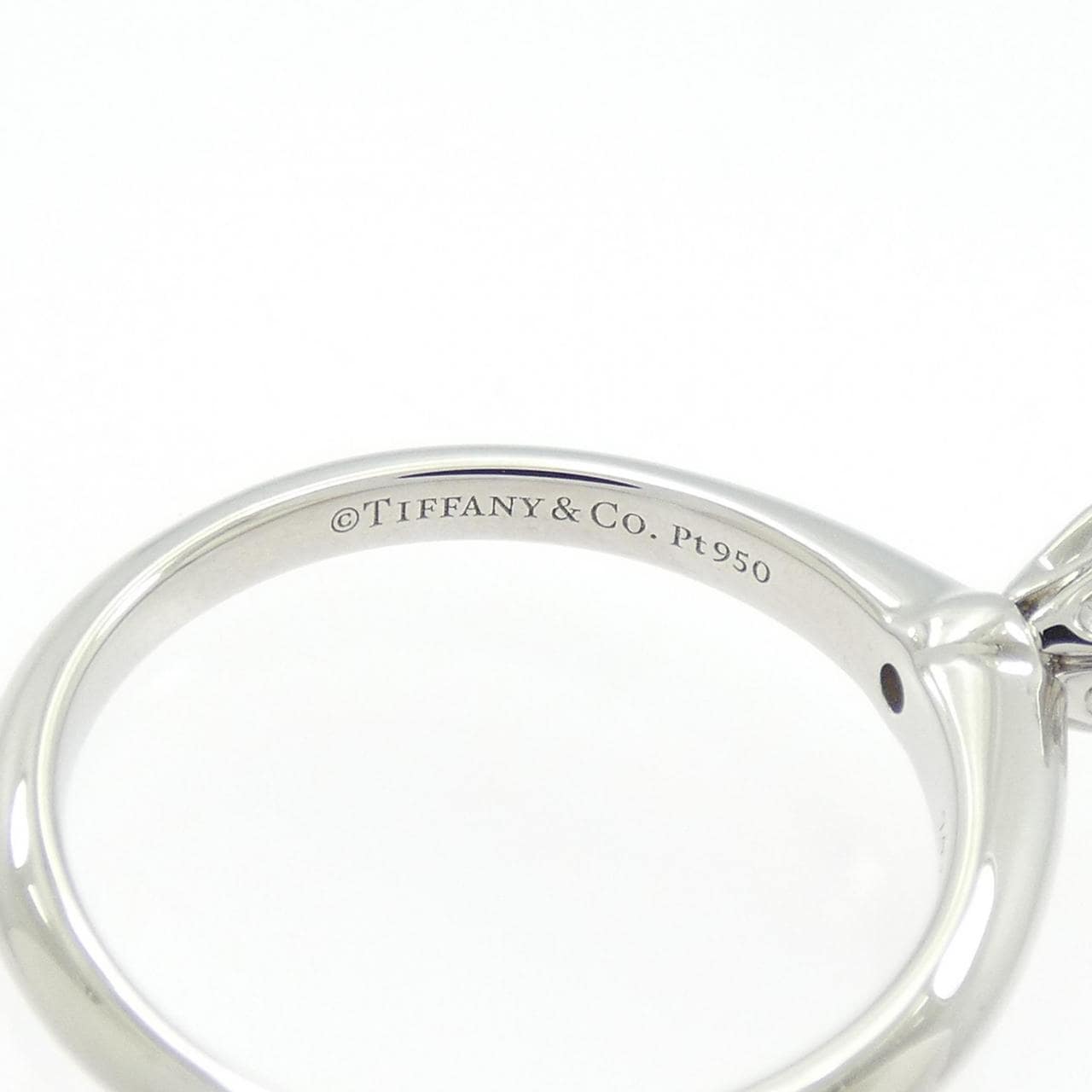 ティファニー クラシックソリティア リング 0.31CT F VS1 3EXT