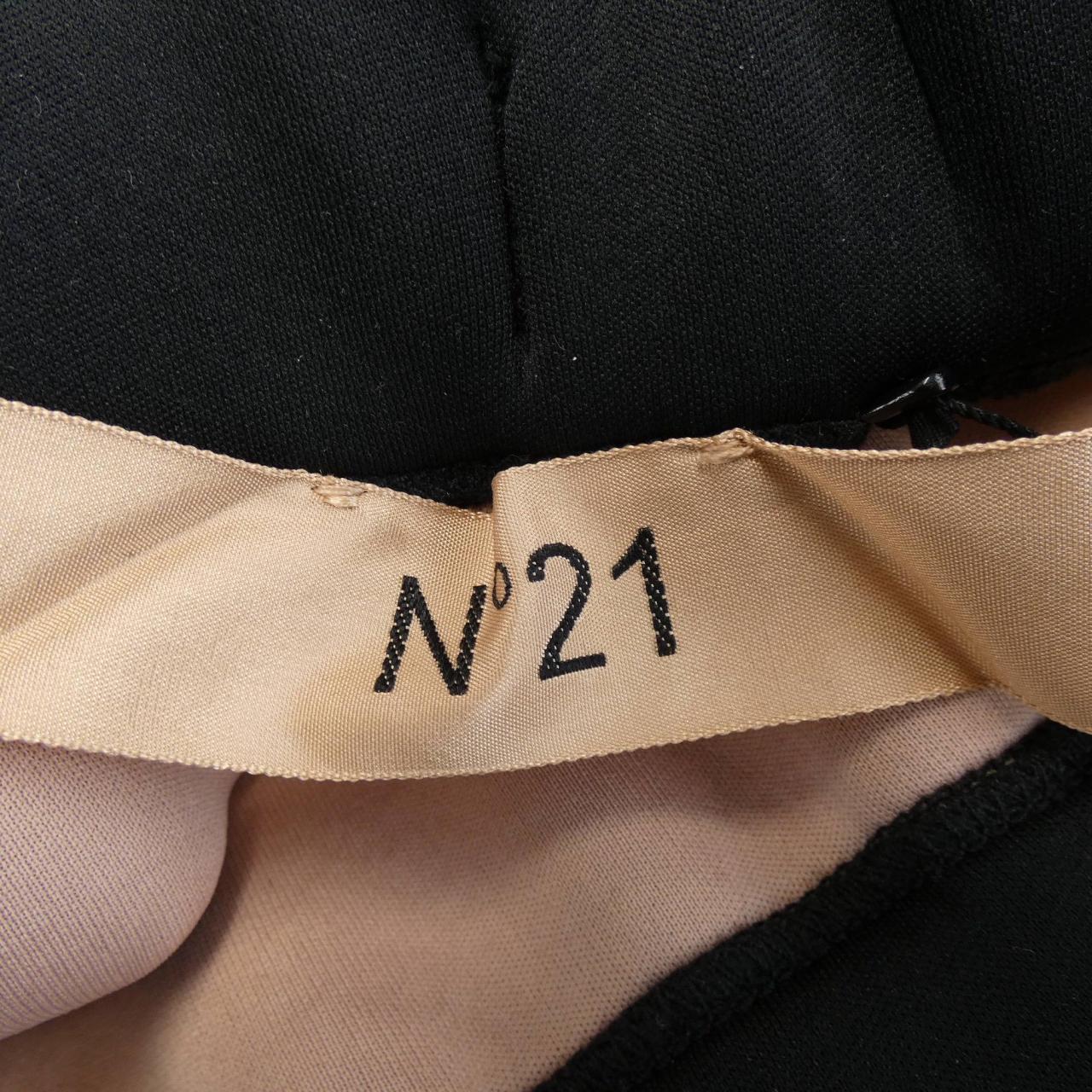 ヌメロヴェントゥーノ N°21 スカート