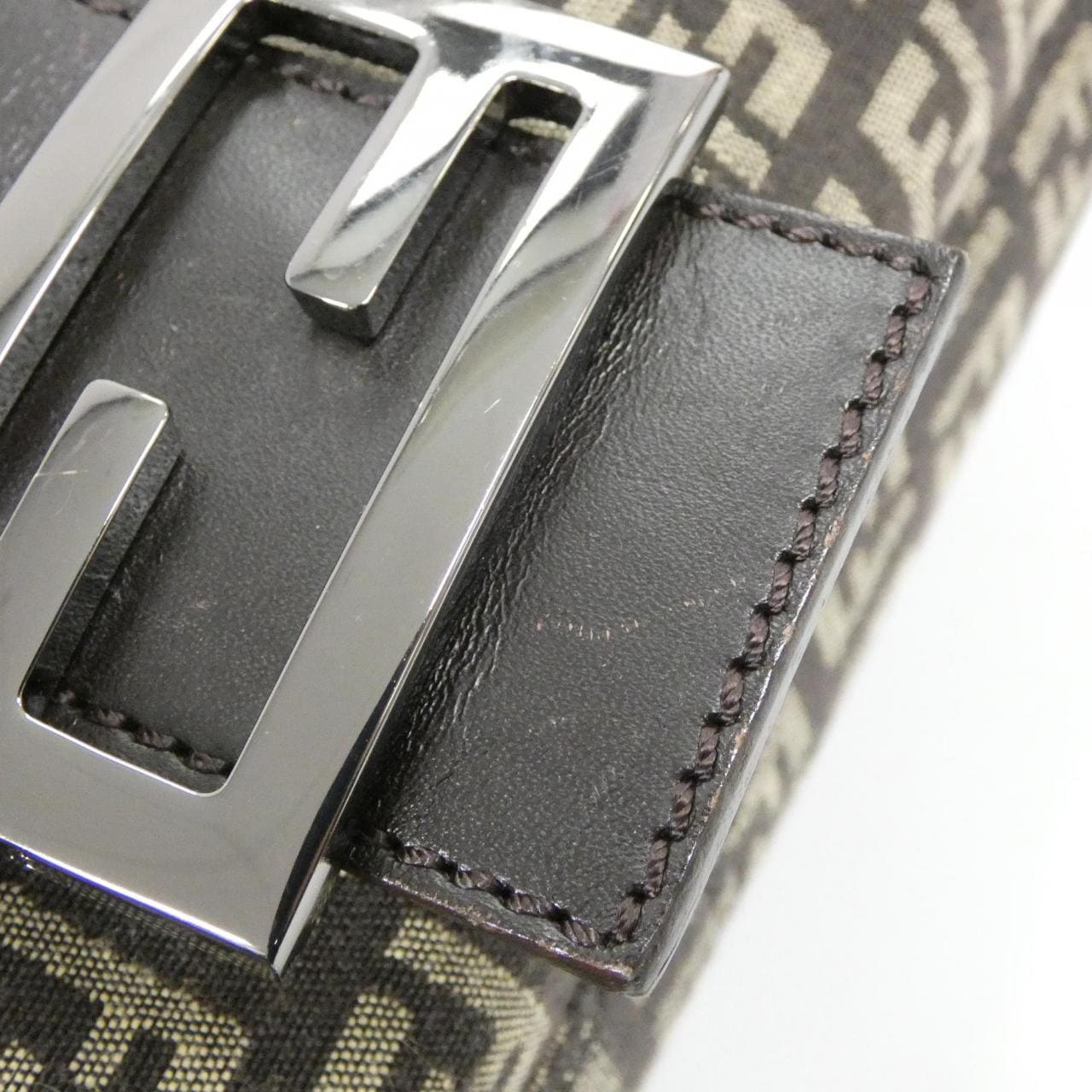 【ヴィンテージ】フェンディ マンマ バゲット 8BR001 JQ4 ショルダーバッグ