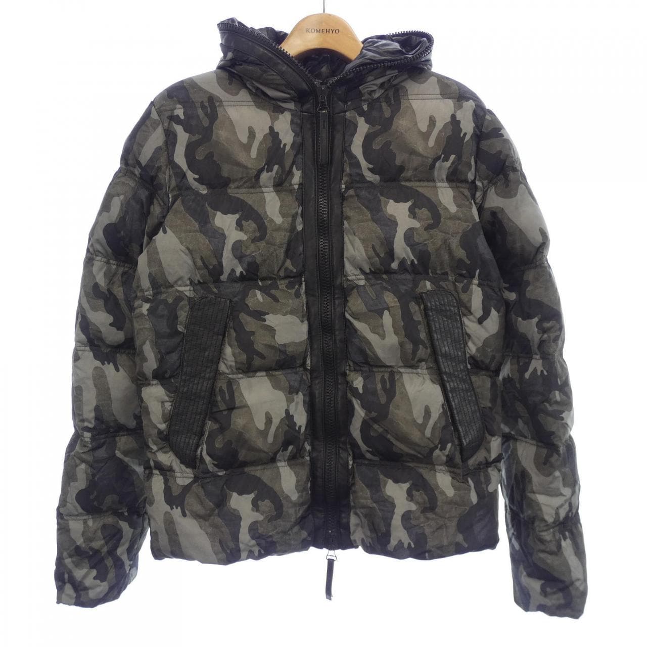 デュベティカ DUVETICA ダウンジャケット