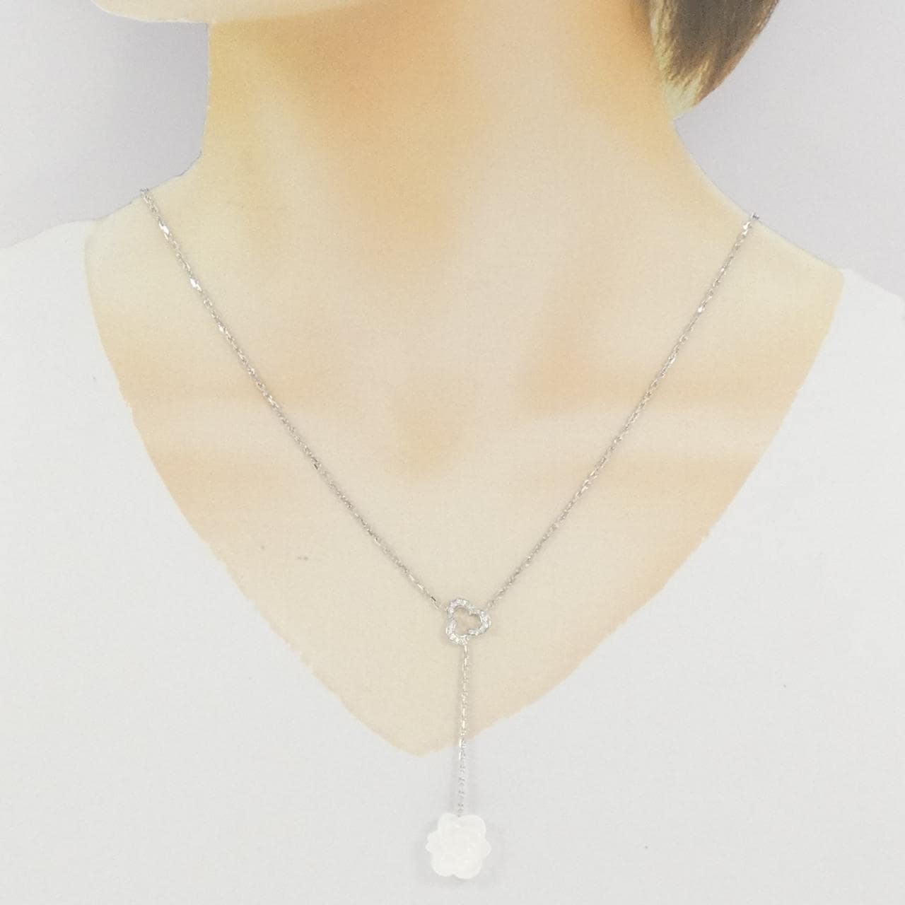 CHANEL camellia necklace