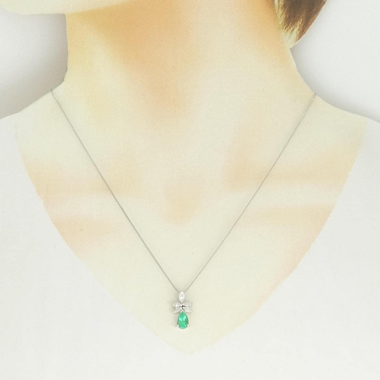 PT900/PT850 エメラルド ネックレス 0.85CT