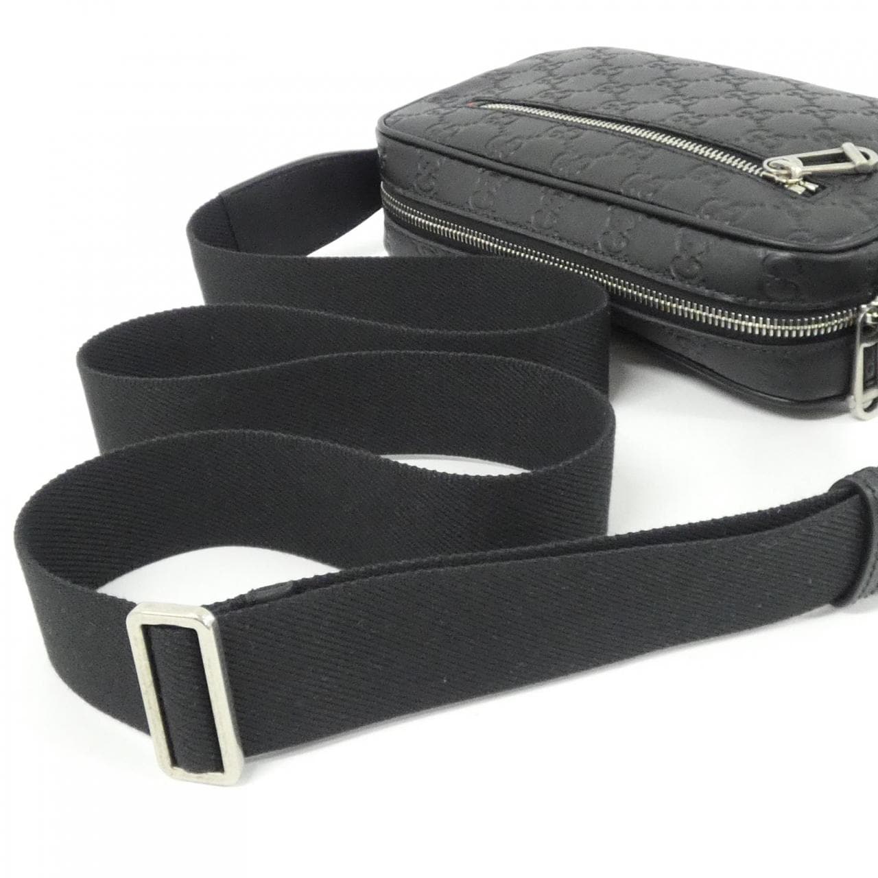 【新品】グッチ GG EMBLEM 850242 AAFOM ショルダーバッグ