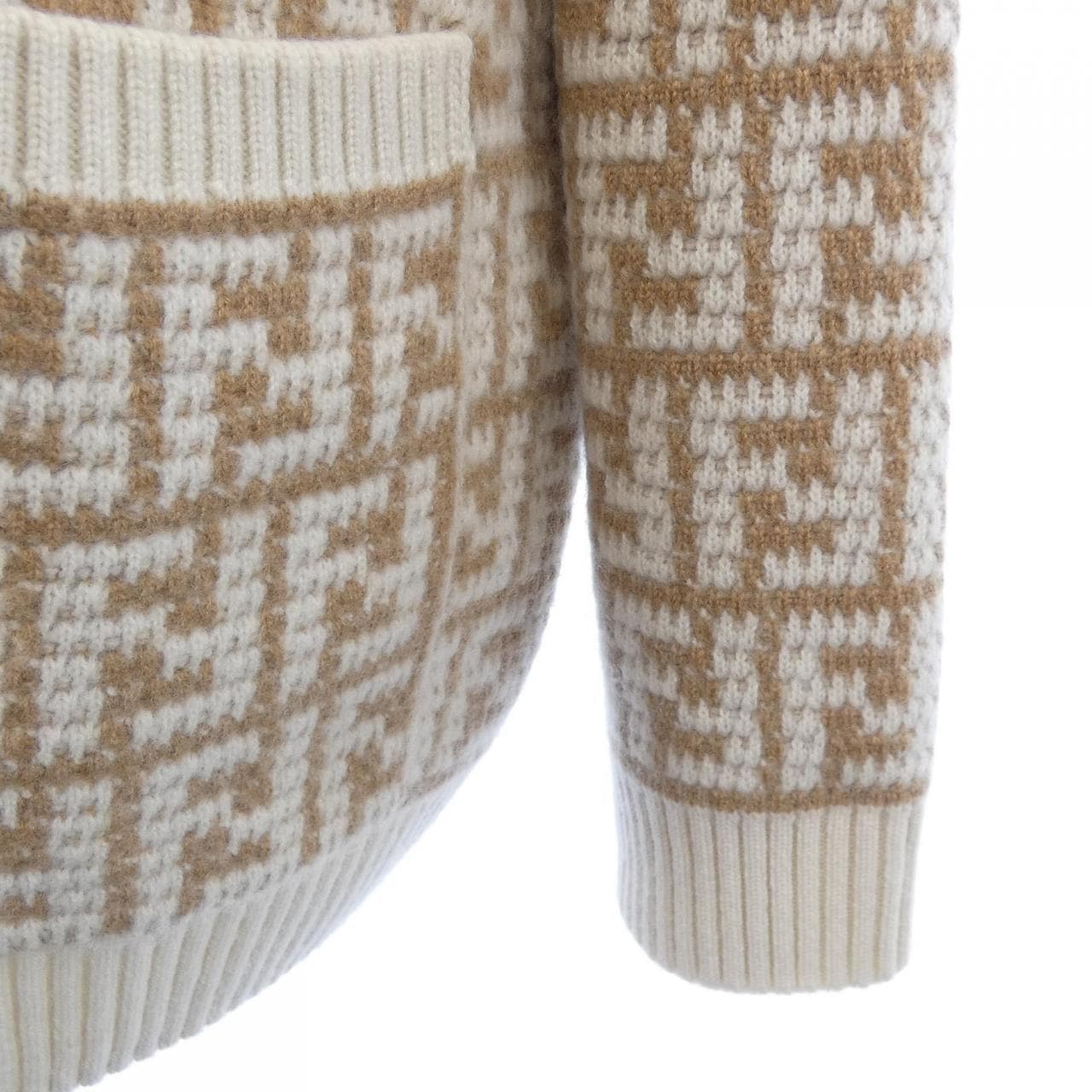 フェンディ FENDI FZC950 ALOJ カーディガン